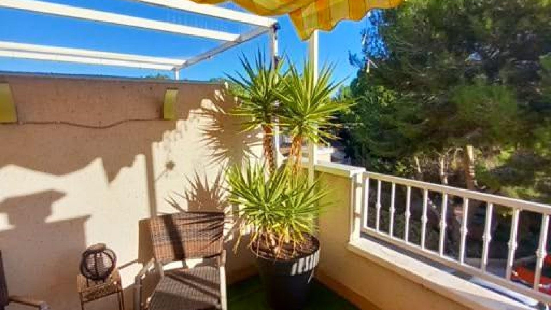 Videresalg - Byhus -
Algorfa