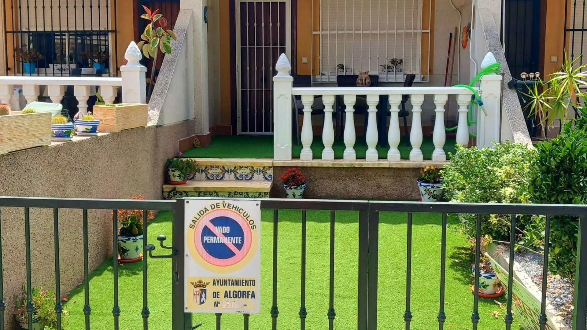 Videresalg - Byhus -
Algorfa