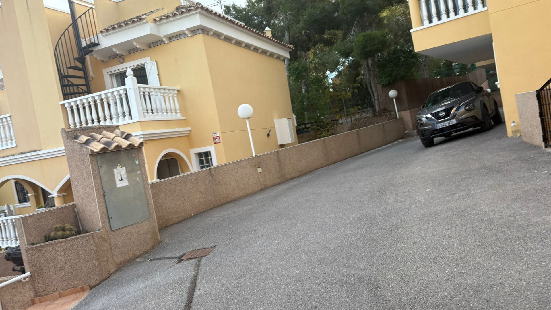 Videresalg - Byhus -
Algorfa