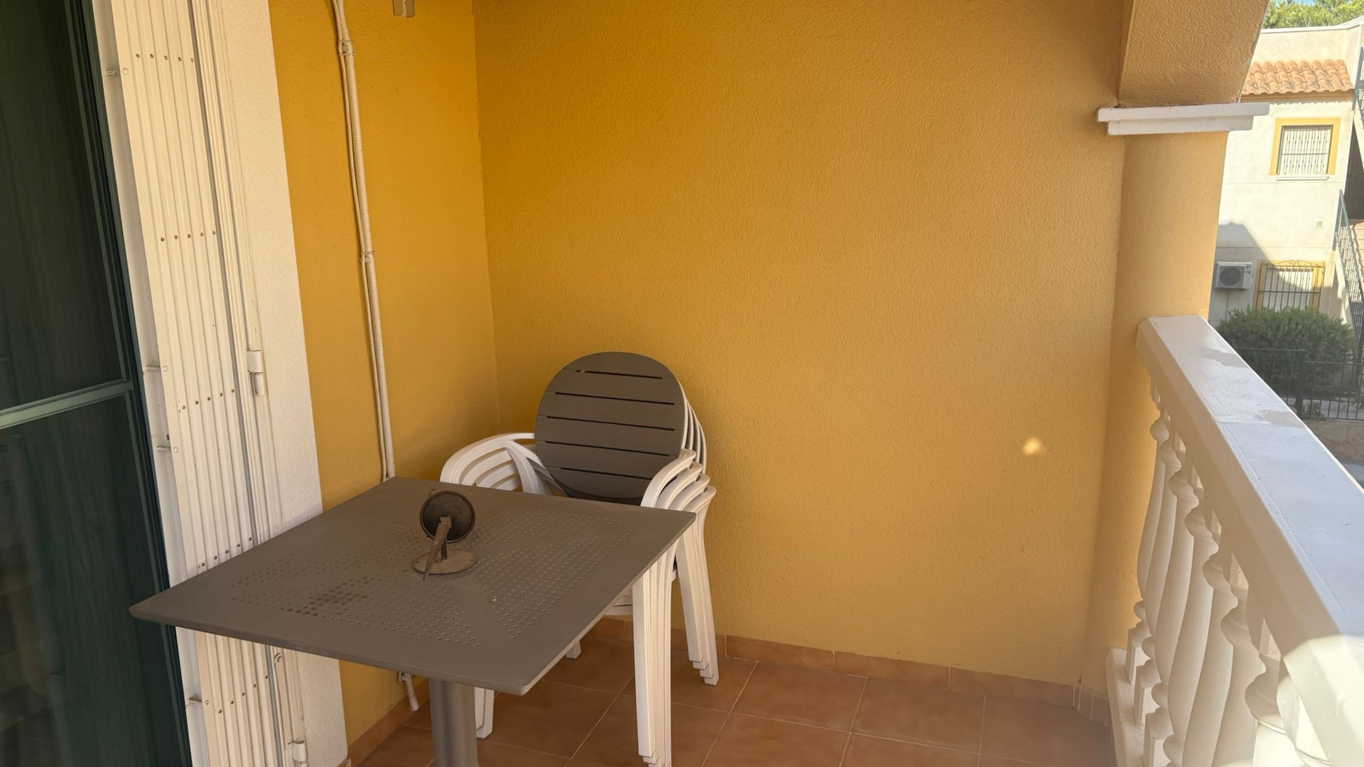 Videresalg - Byhus -
Algorfa