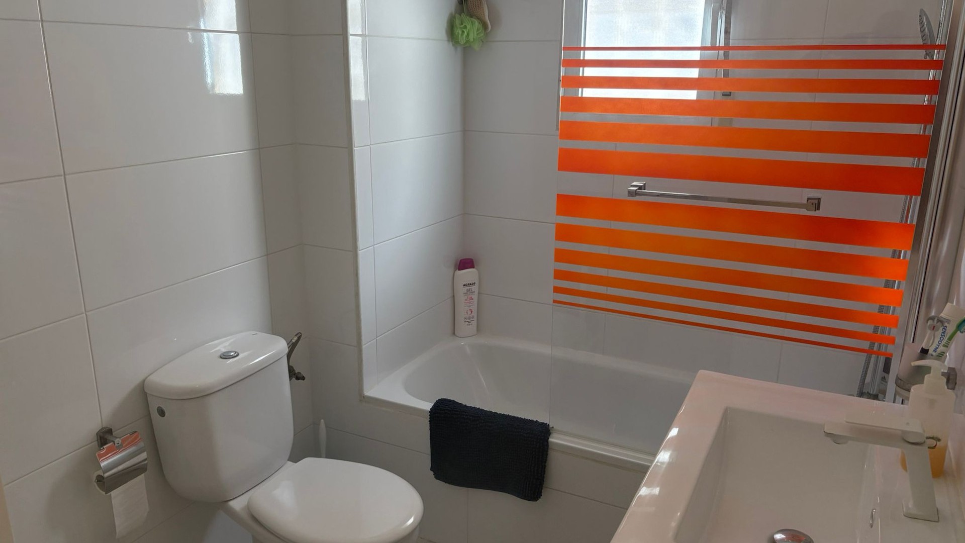 Videresalg - Byhus -
Algorfa