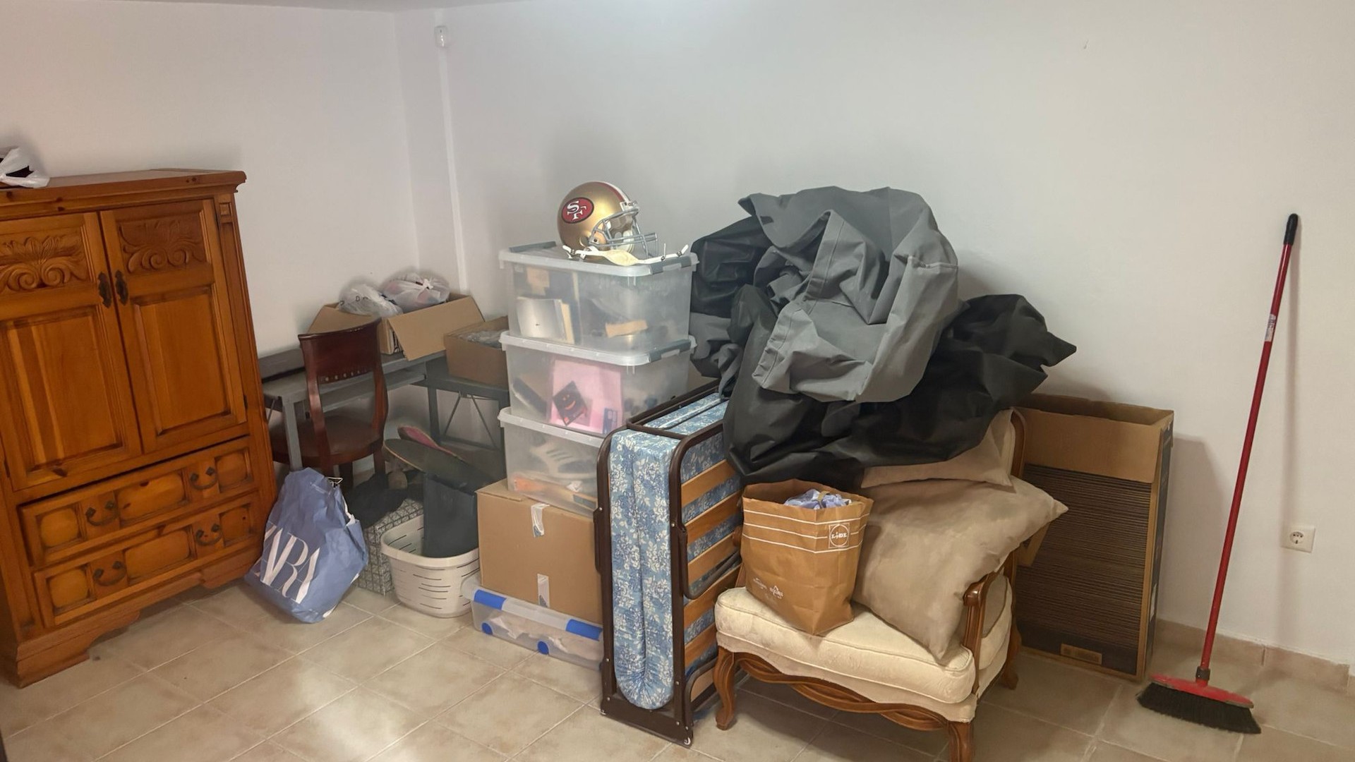 Videresalg - Byhus -
Algorfa