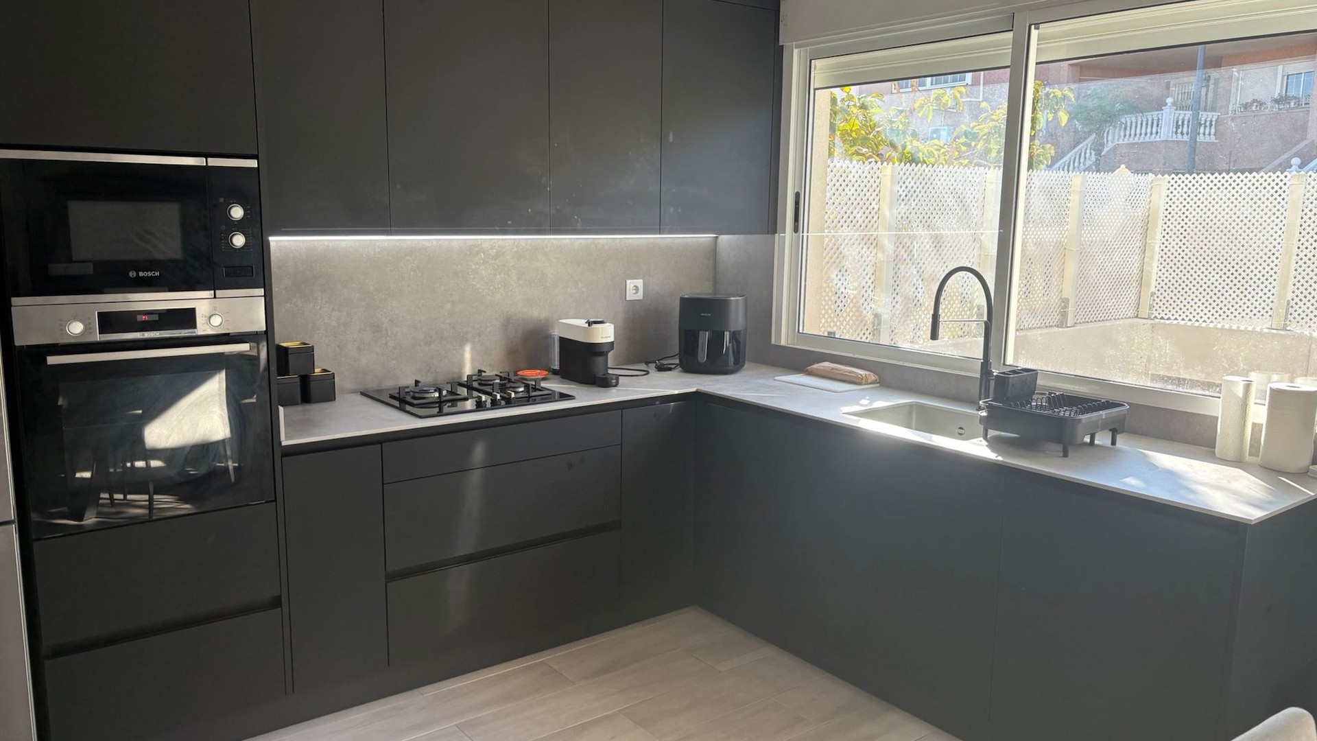 Videresalg - Byhus -
Algorfa