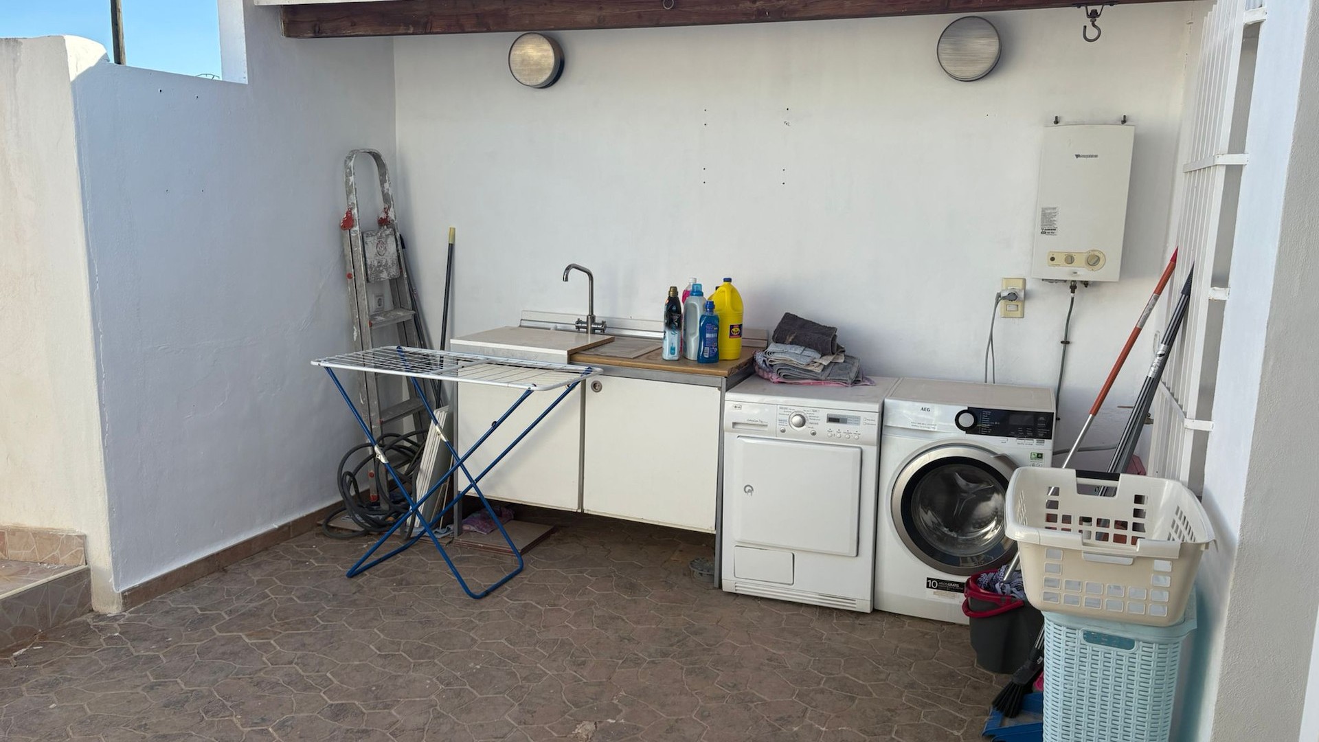 Videresalg - Byhus -
Algorfa