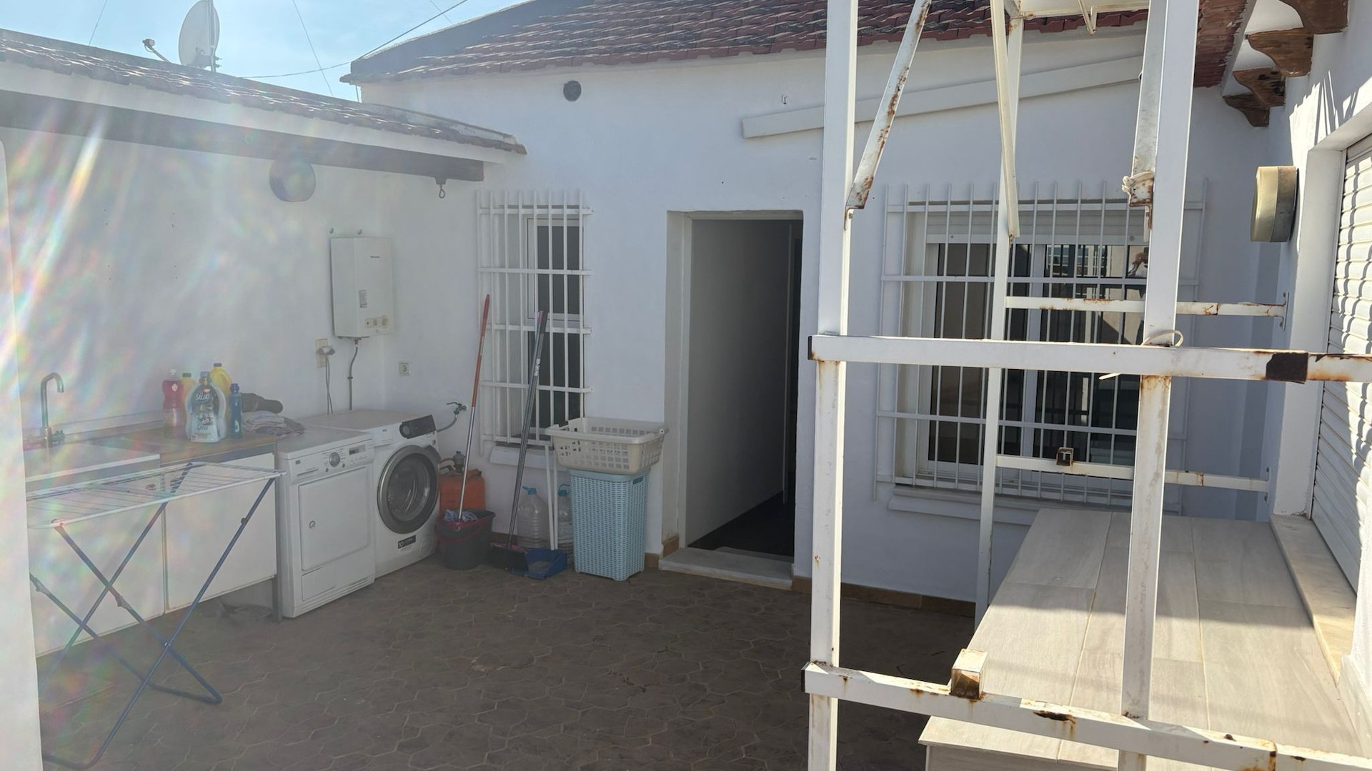 Videresalg - Byhus -
Algorfa