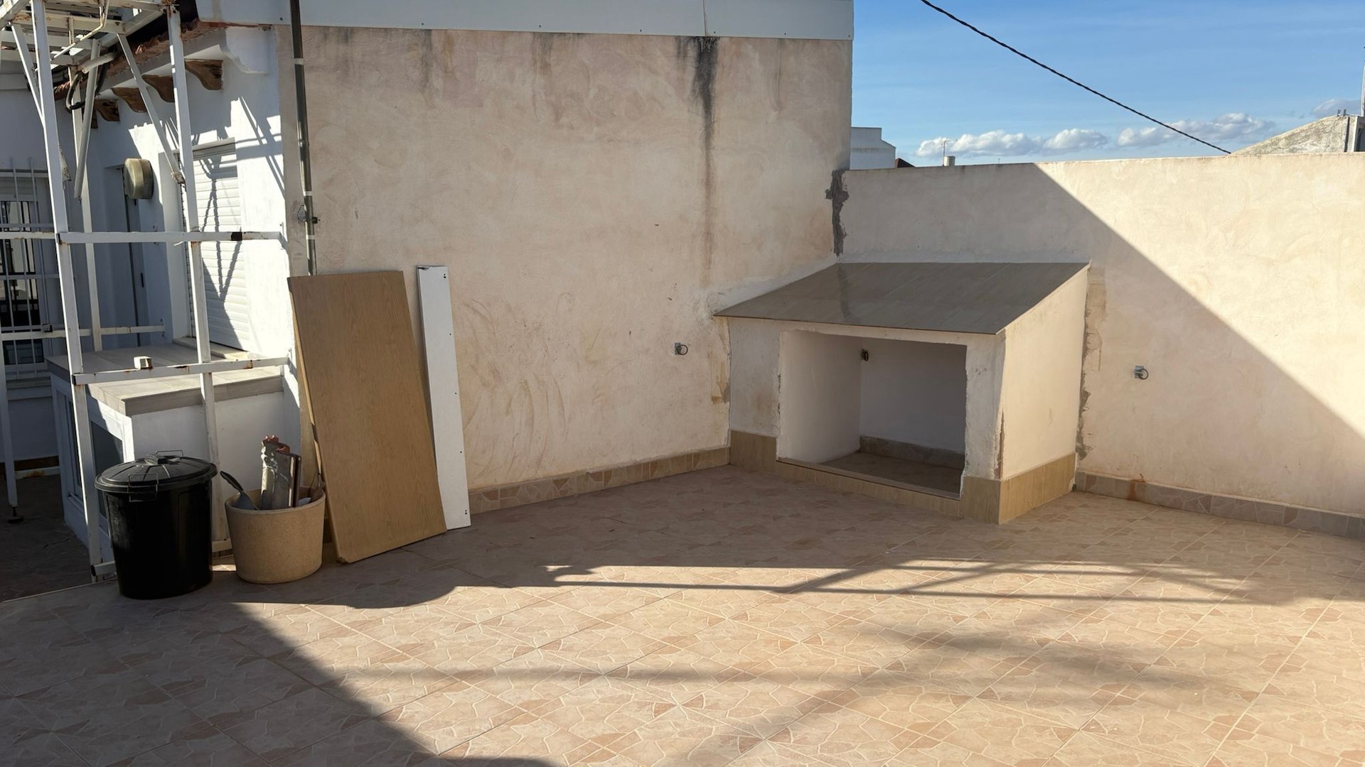 Videresalg - Byhus -
Algorfa