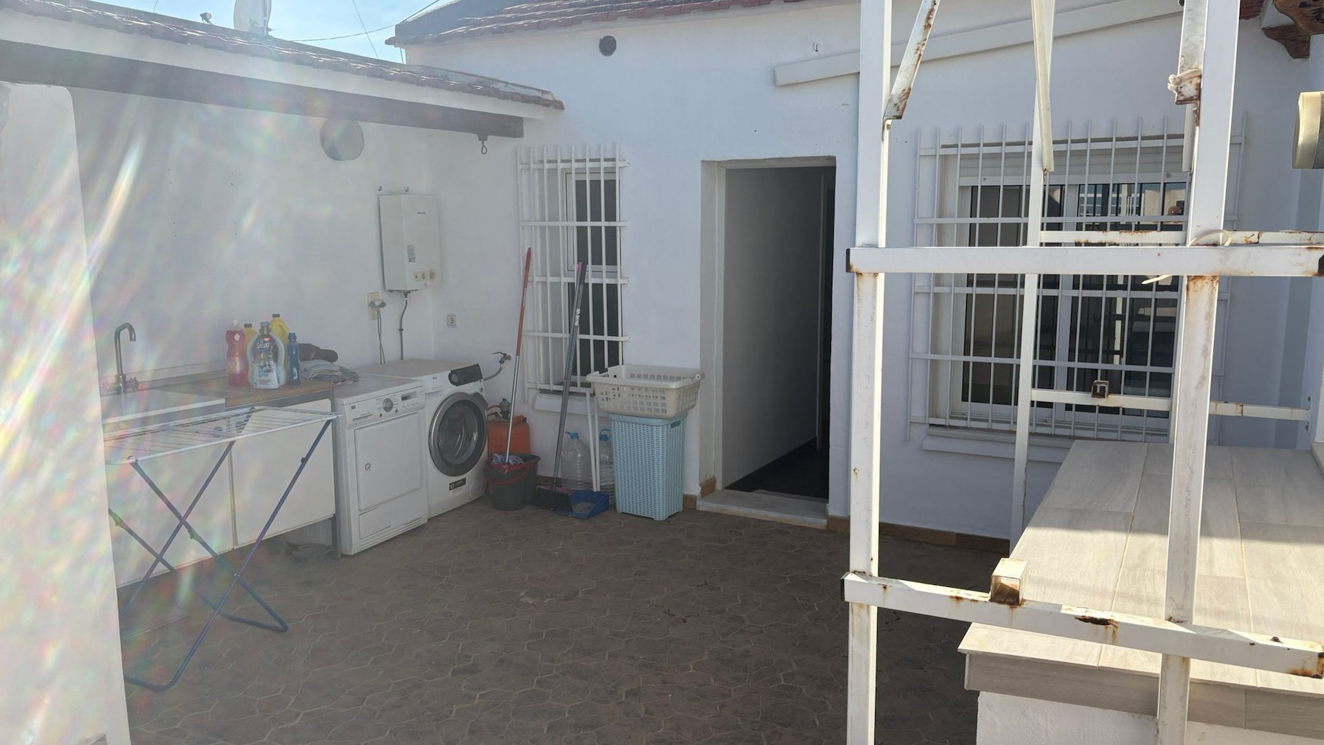 Videresalg - Byhus -
Algorfa