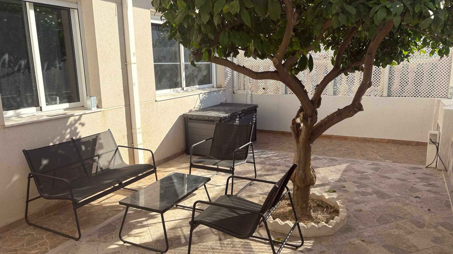 Videresalg - Byhus -
Algorfa