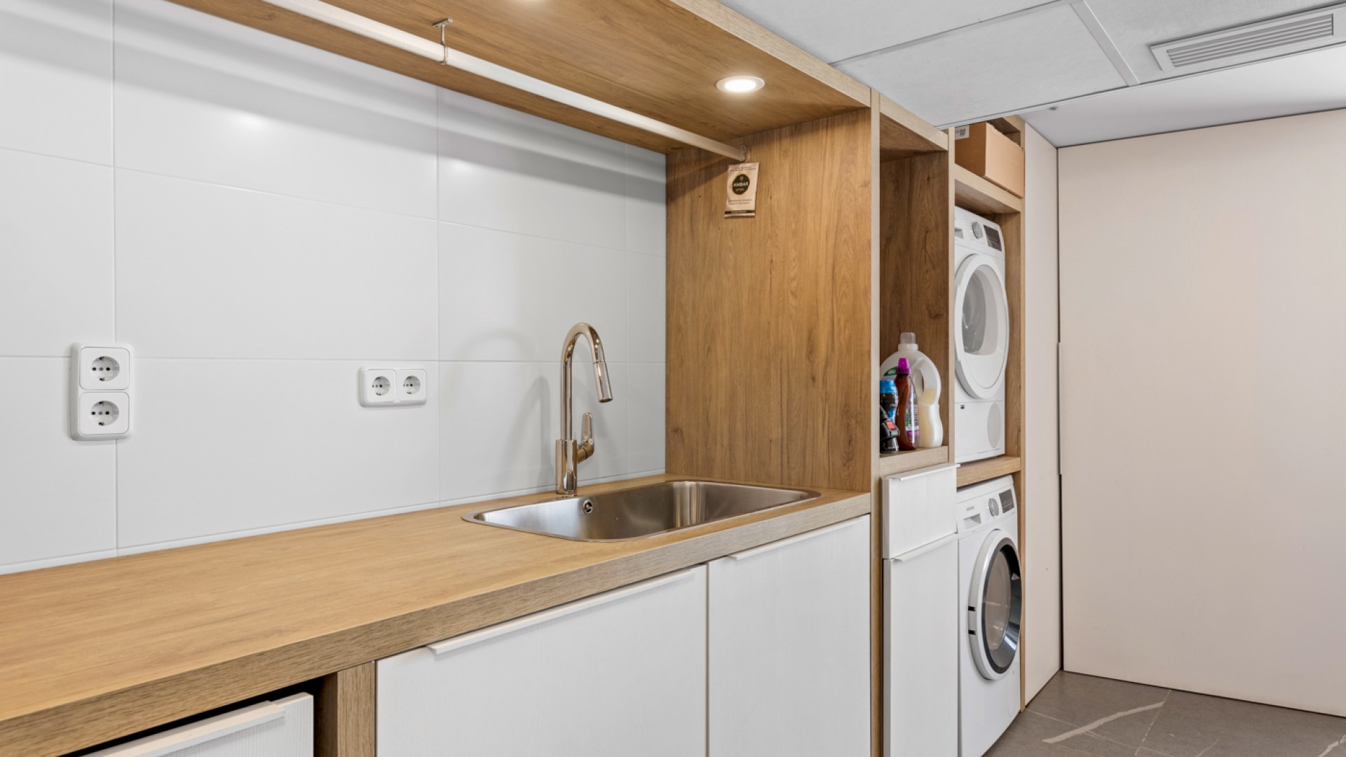 Videresalg - Byhus -
Guardamar del Segura