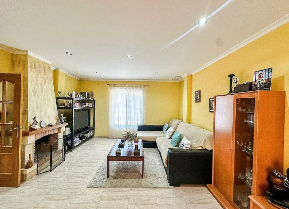 Videresalg - Byhus -
Hondón de los Fráiles