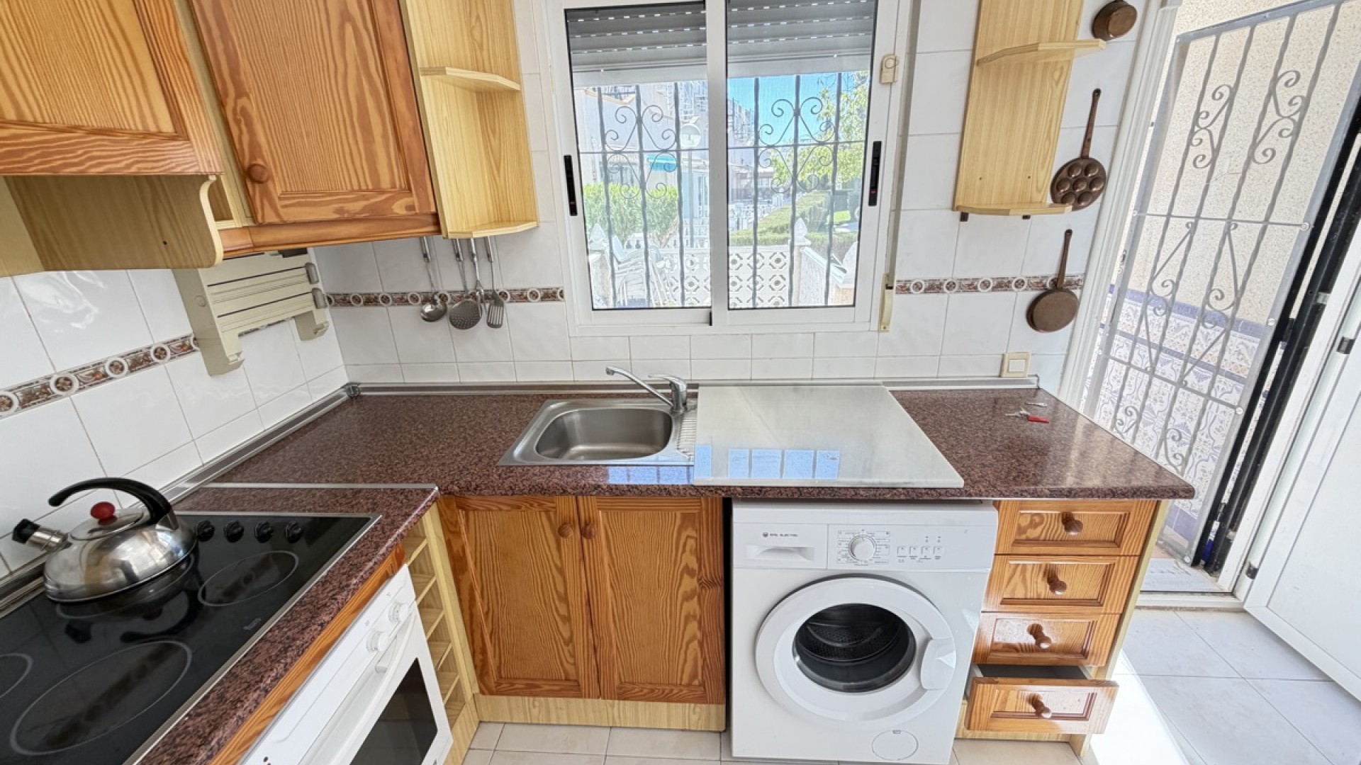 Videresalg - Byhus -
La Florida