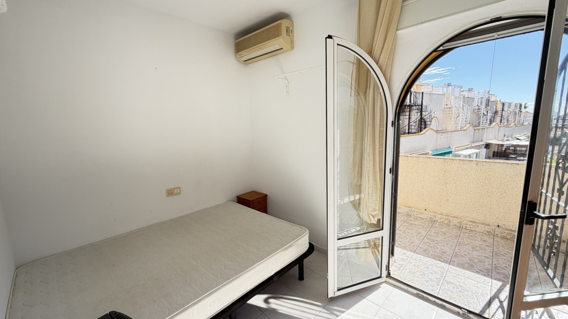 Videresalg - Byhus -
La Florida