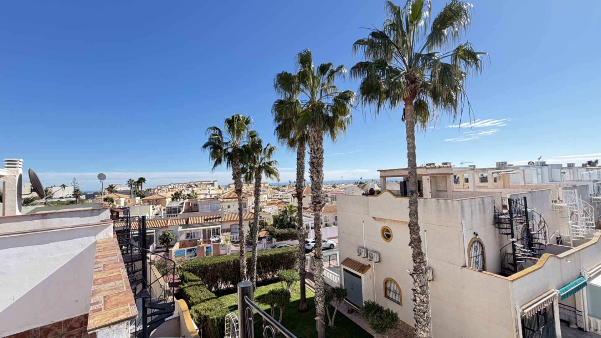 Videresalg - Byhus -
La Florida