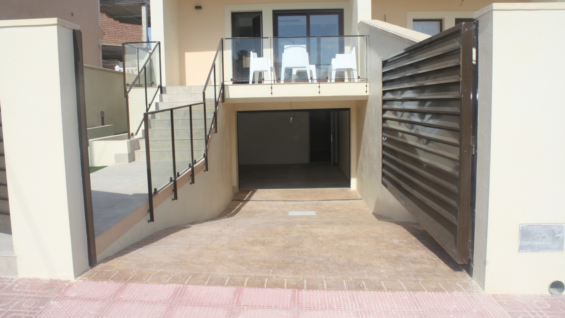 Videresalg - Byhus -
Los Altos