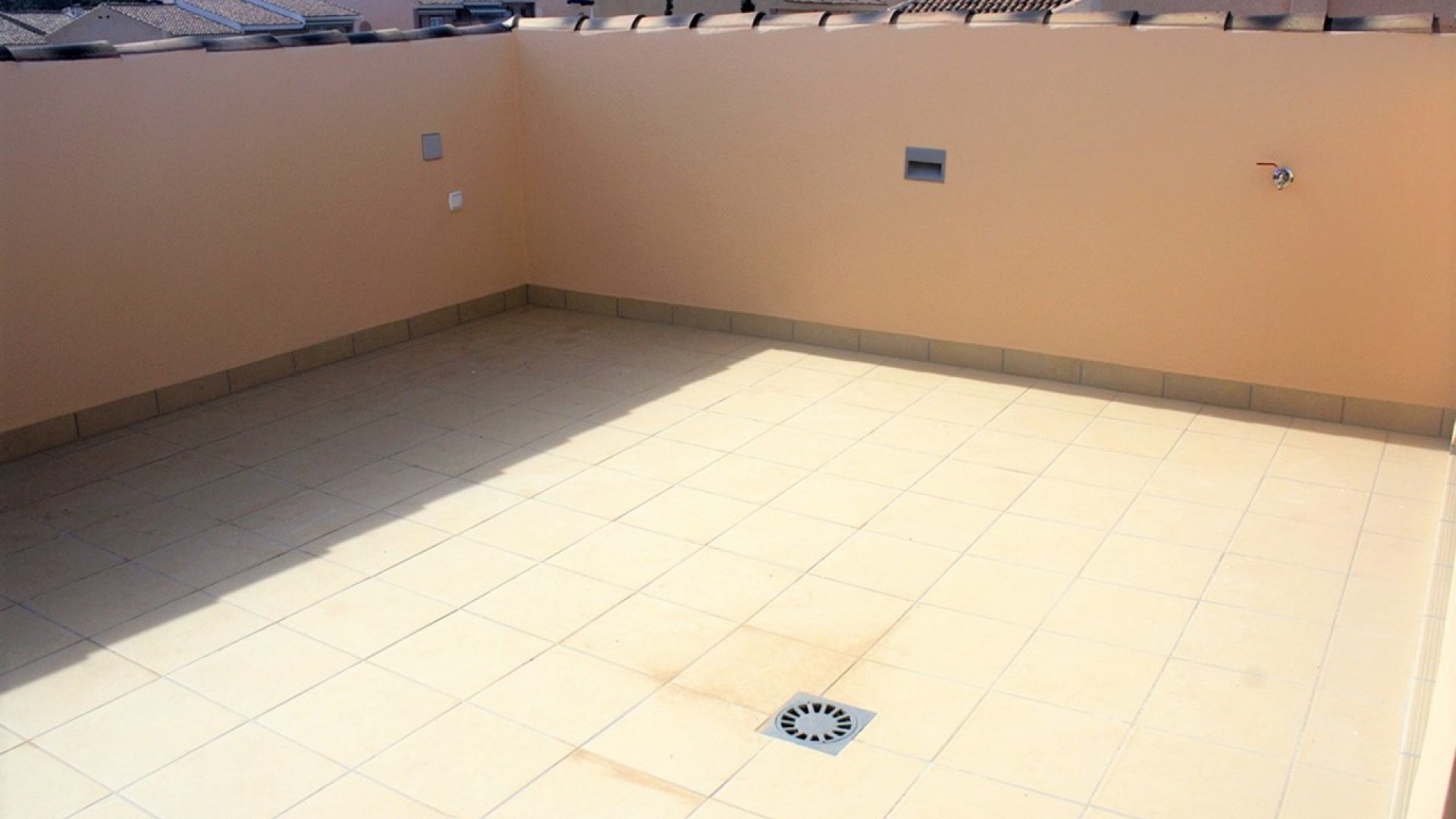 Videresalg - Byhus -
Los Altos