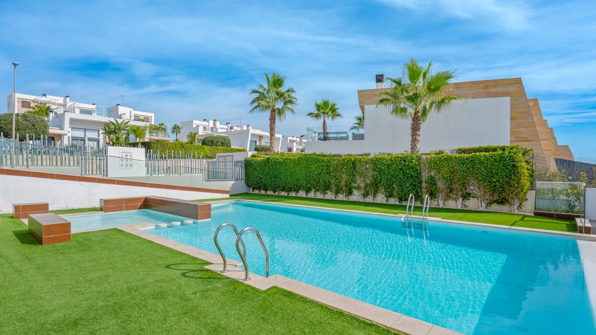 Videresalg - Byhus -
Orihuela Costa - Los Dolses