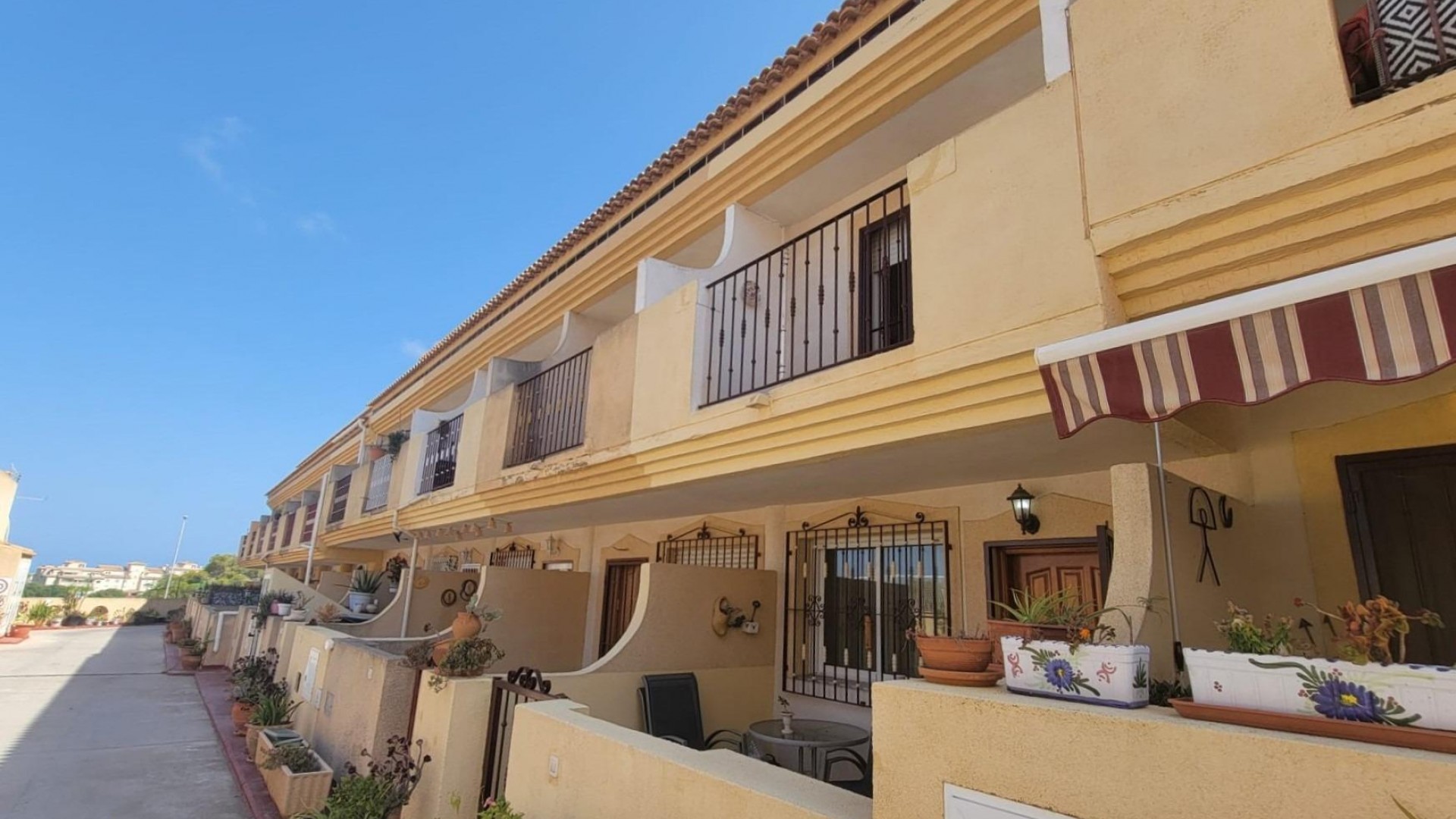 Videresalg - Byhus -
Orihuela Costa - Playa Flamenca