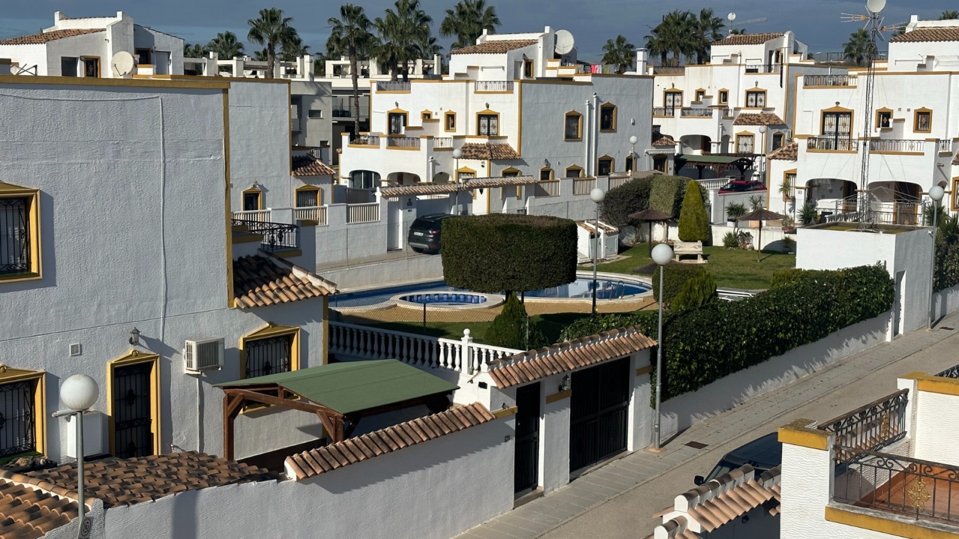 Videresalg - Byhus -
Orihuela - Entre Naranjos - Vistabella