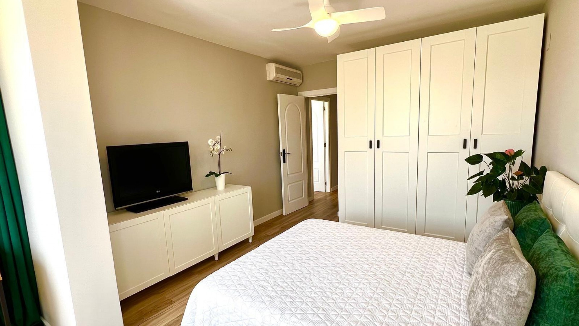 Videresalg - Byhus -
Orihuela - Urbanización Perla del Mar