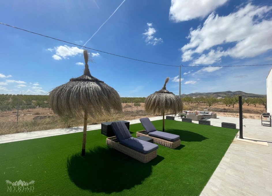 Videresalg - Byhus -
Pinoso - Pinoso Alicante