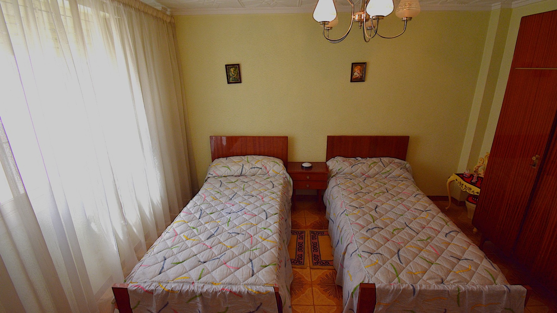 Videresalg - Byhus -
Rojales