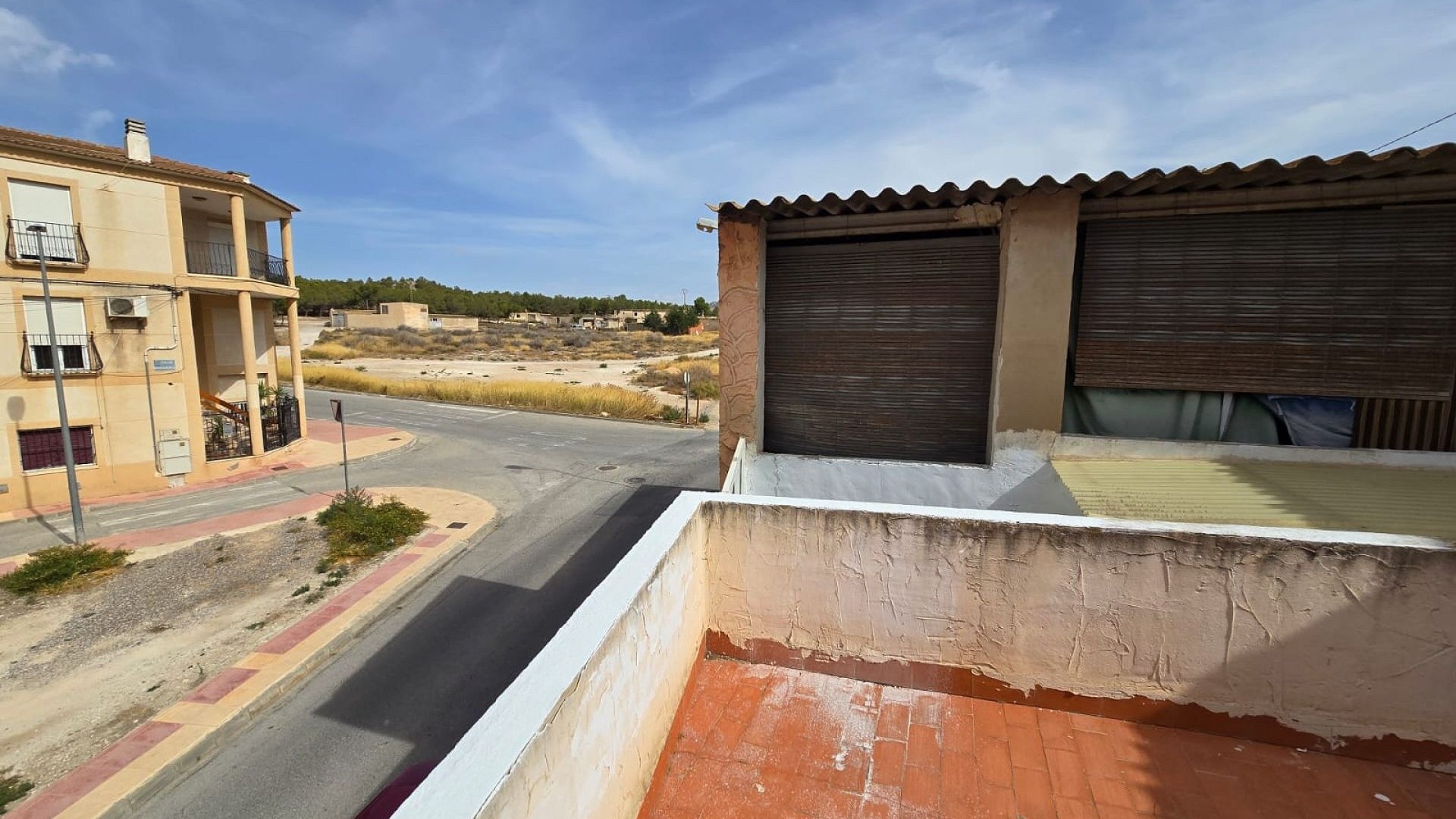 Videresalg - Byhus -
SAX