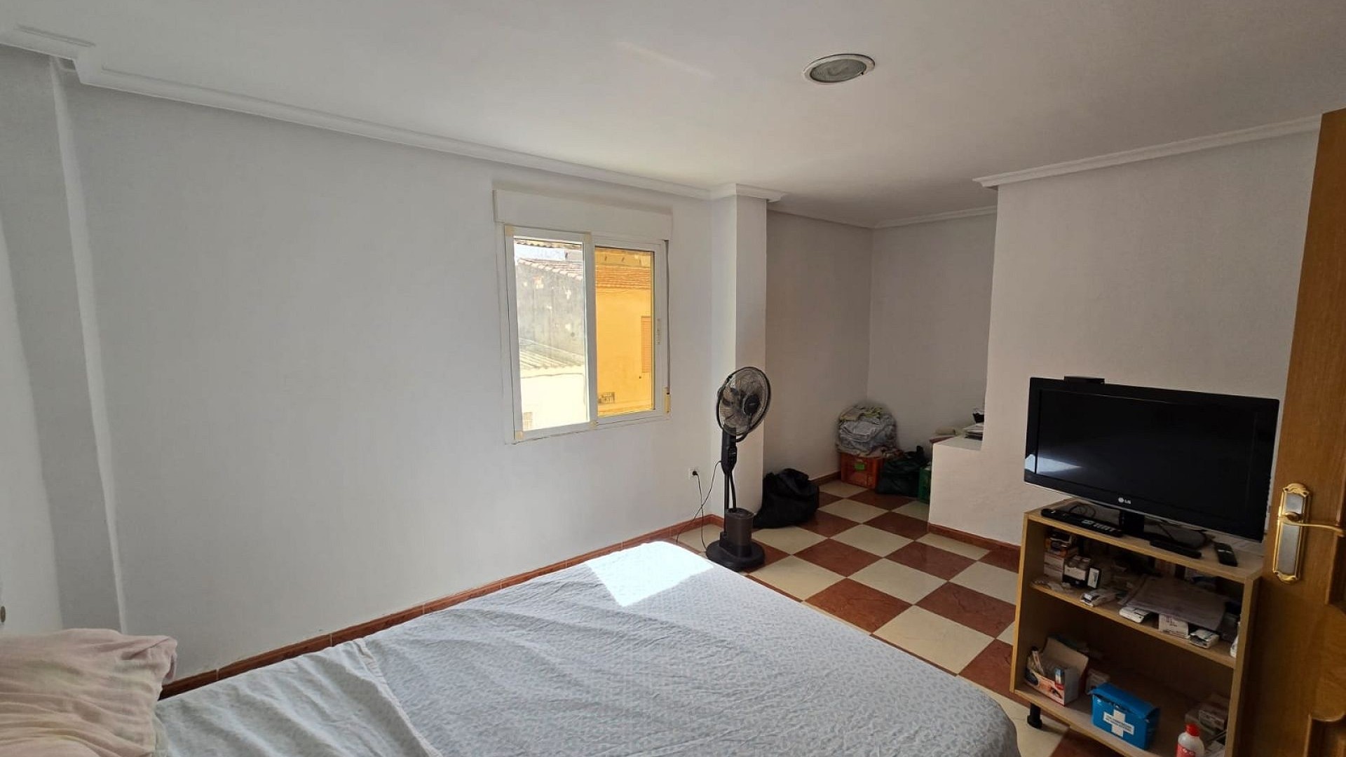 Videresalg - Byhus -
SAX