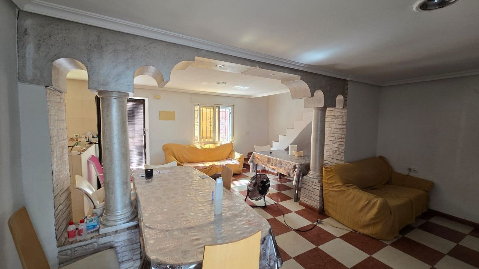 Videresalg - Byhus -
SAX