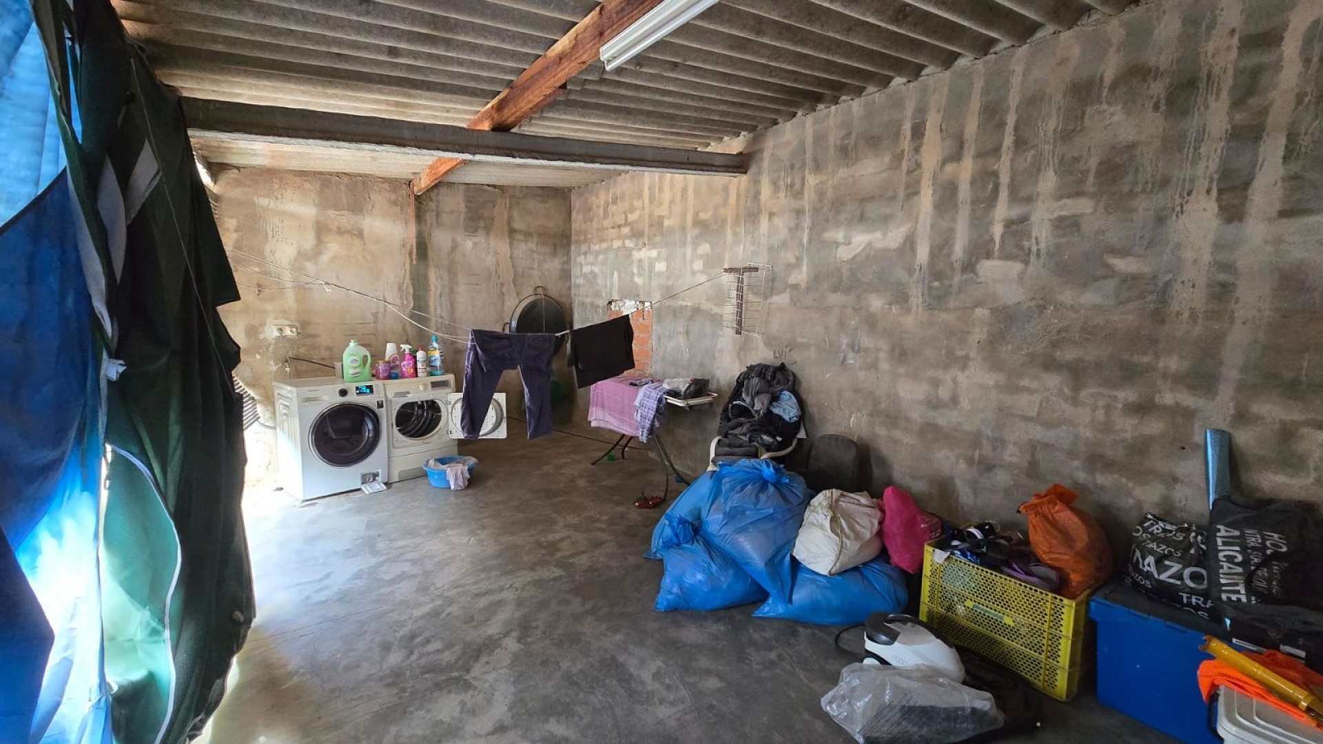 Videresalg - Byhus -
SAX