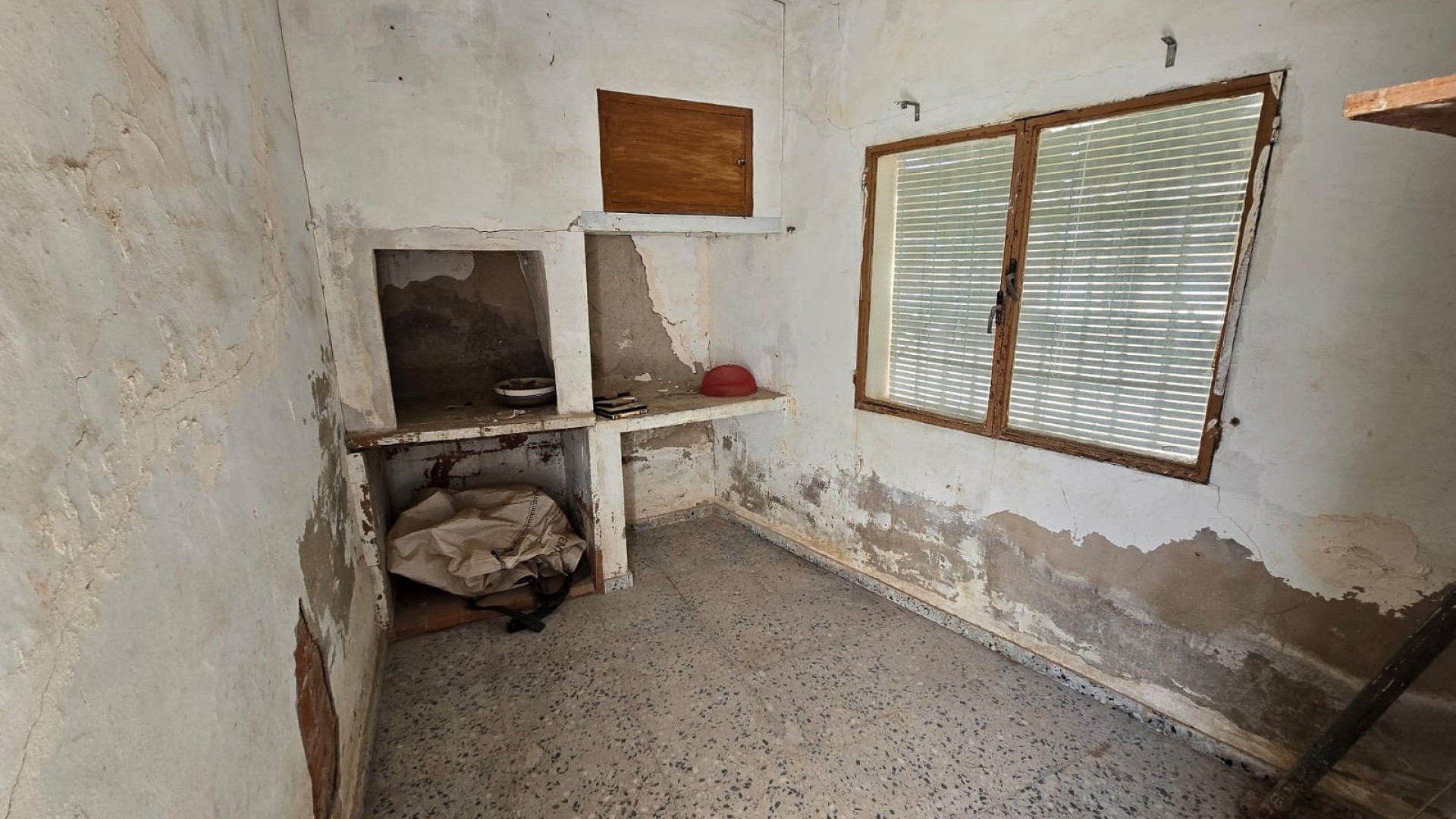 Videresalg - Byhus -
SAX