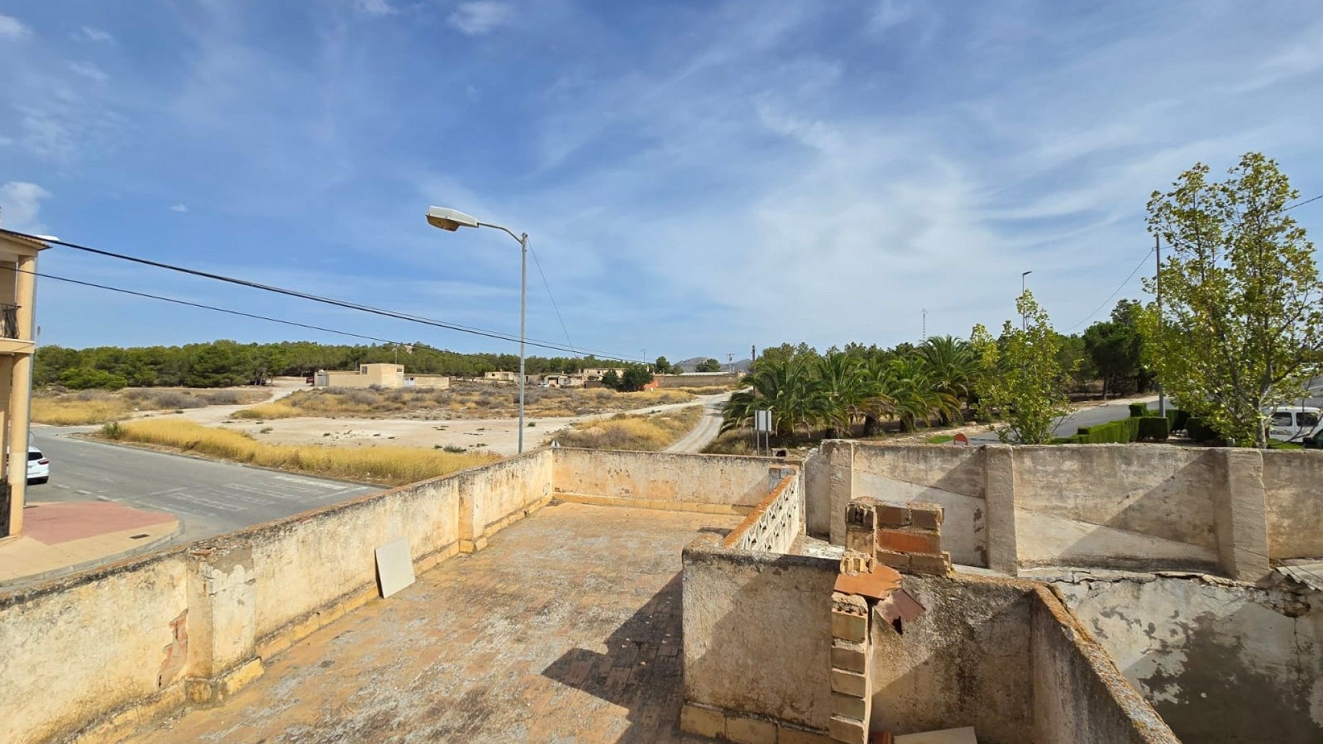 Videresalg - Byhus -
SAX