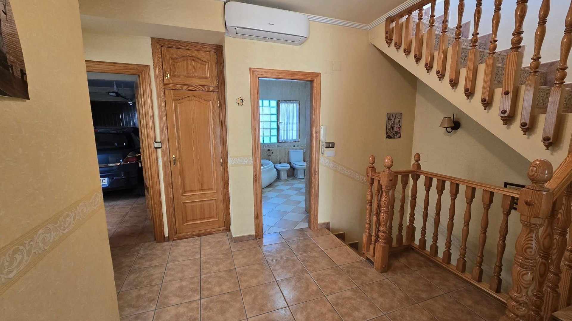 Videresalg - Byhus -
SAX