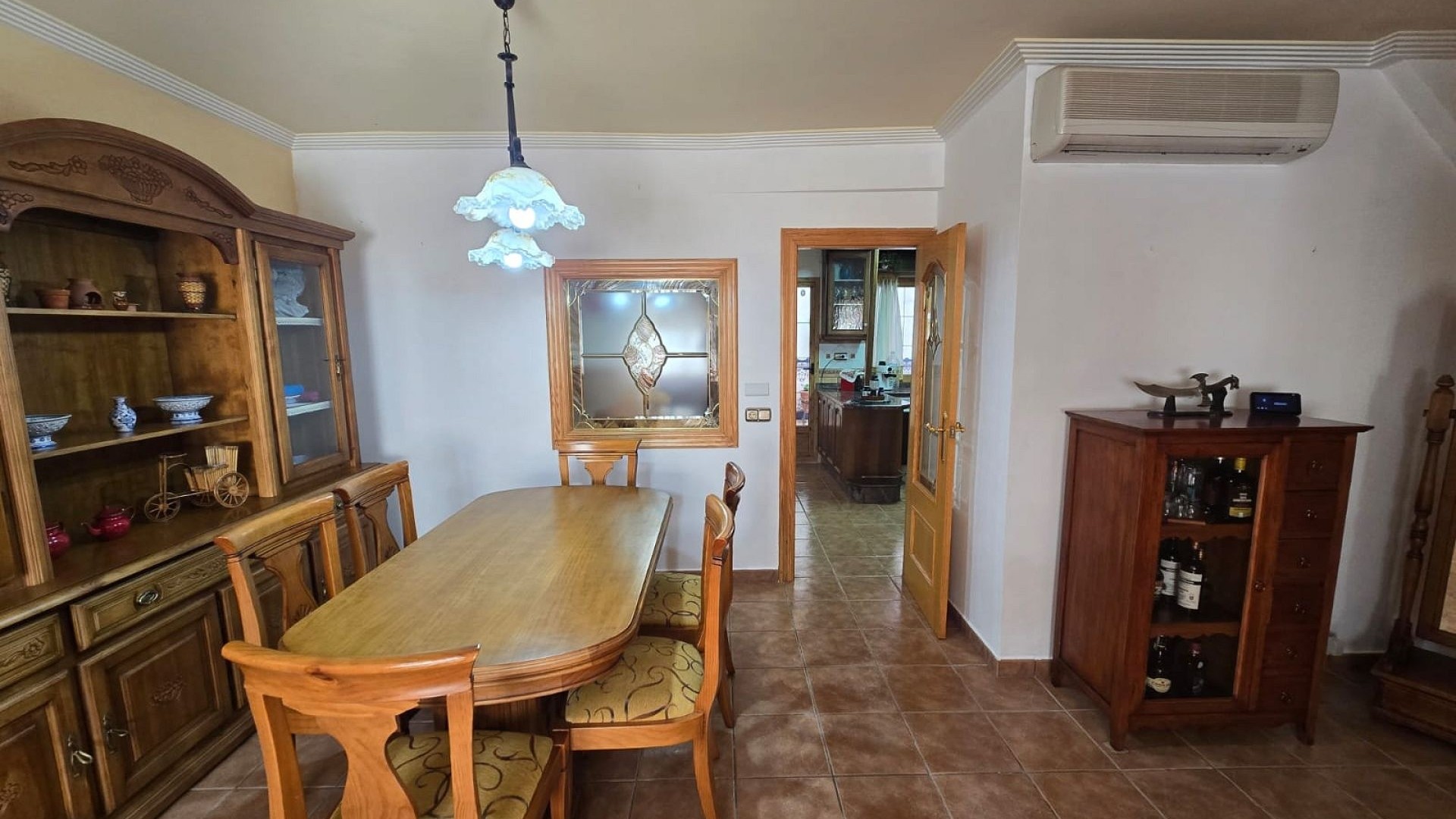 Videresalg - Byhus -
SAX