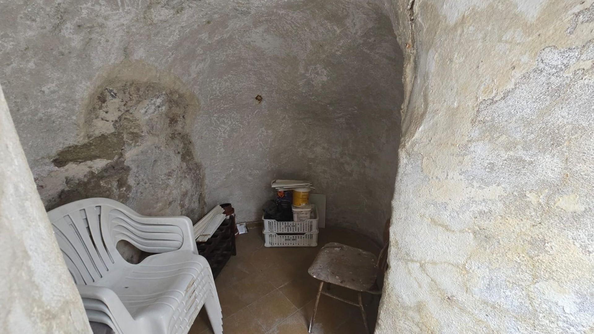 Videresalg - Byhus -
SAX