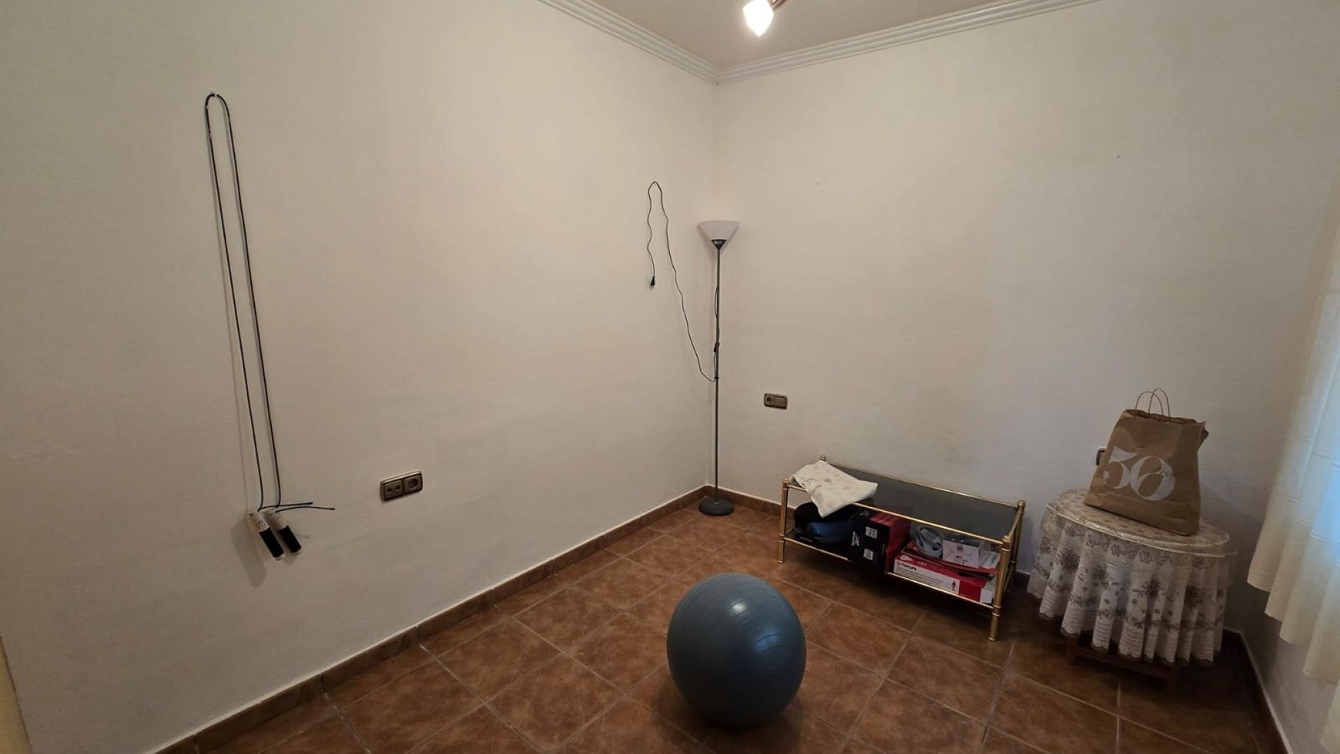 Videresalg - Byhus -
SAX