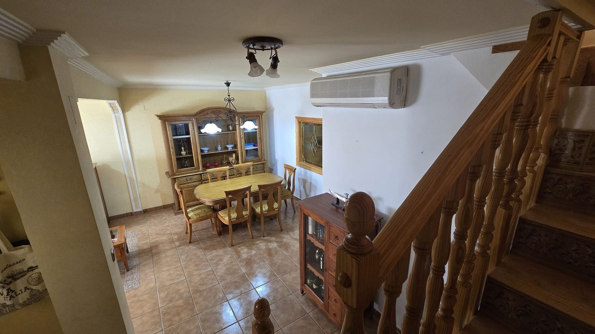 Videresalg - Byhus -
SAX