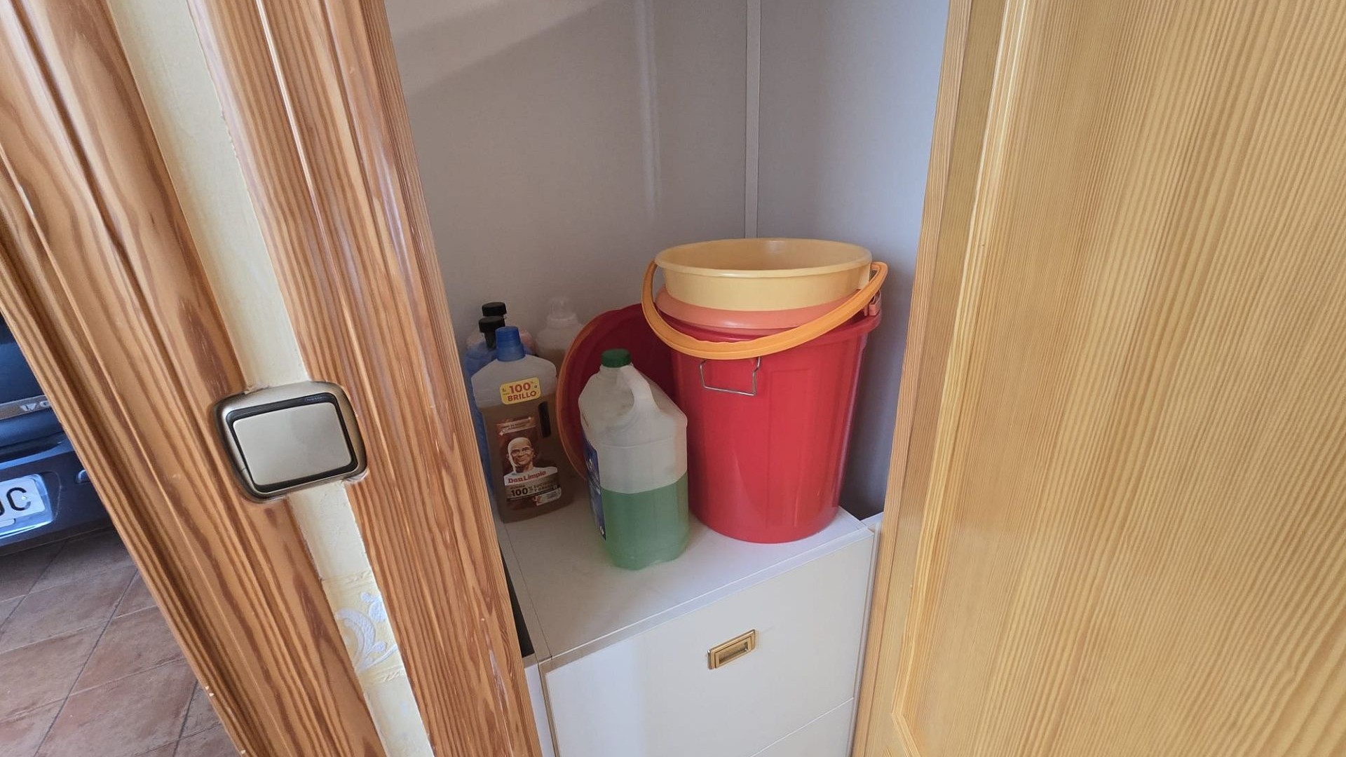 Videresalg - Byhus -
SAX