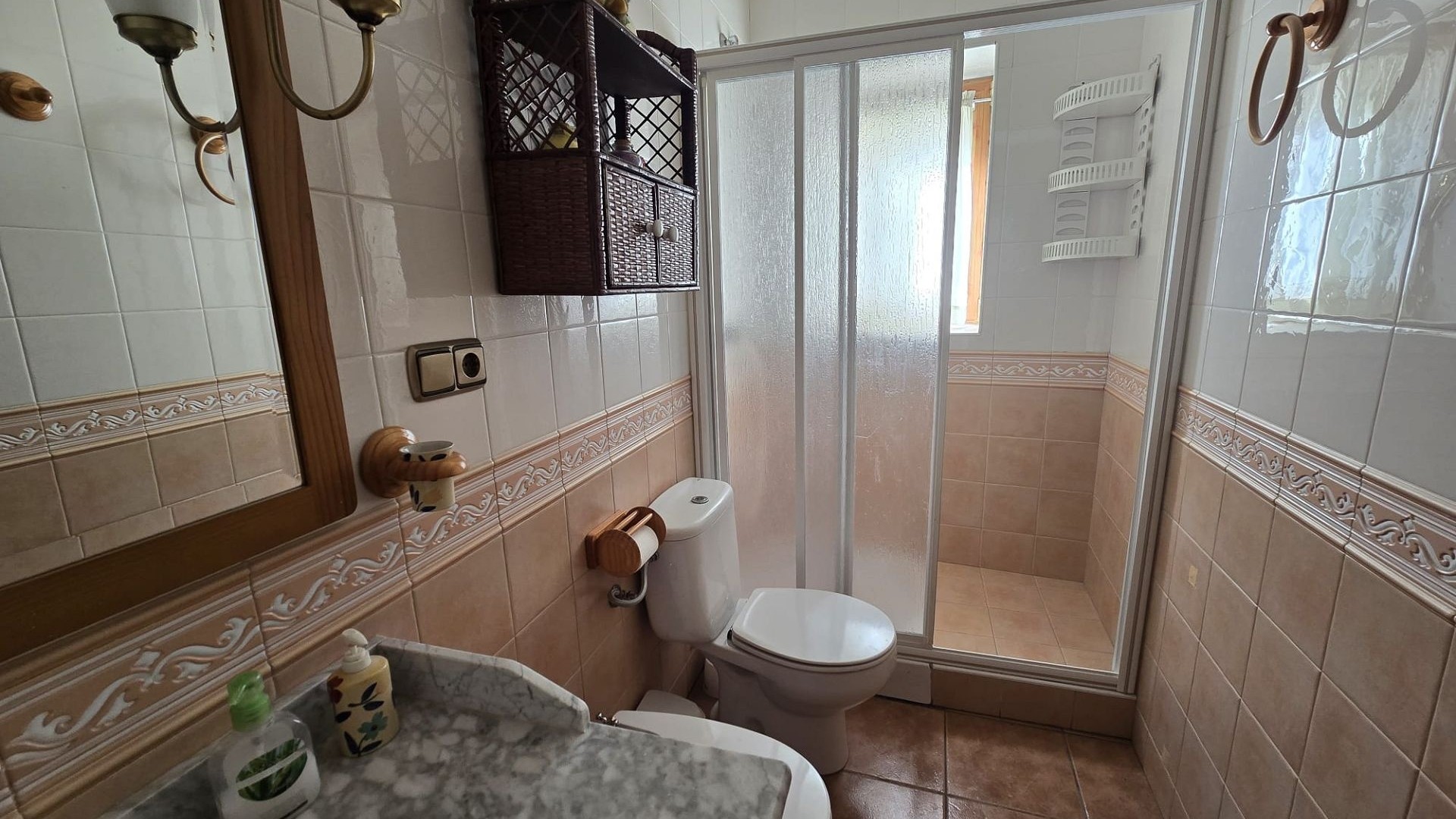 Videresalg - Byhus -
SAX