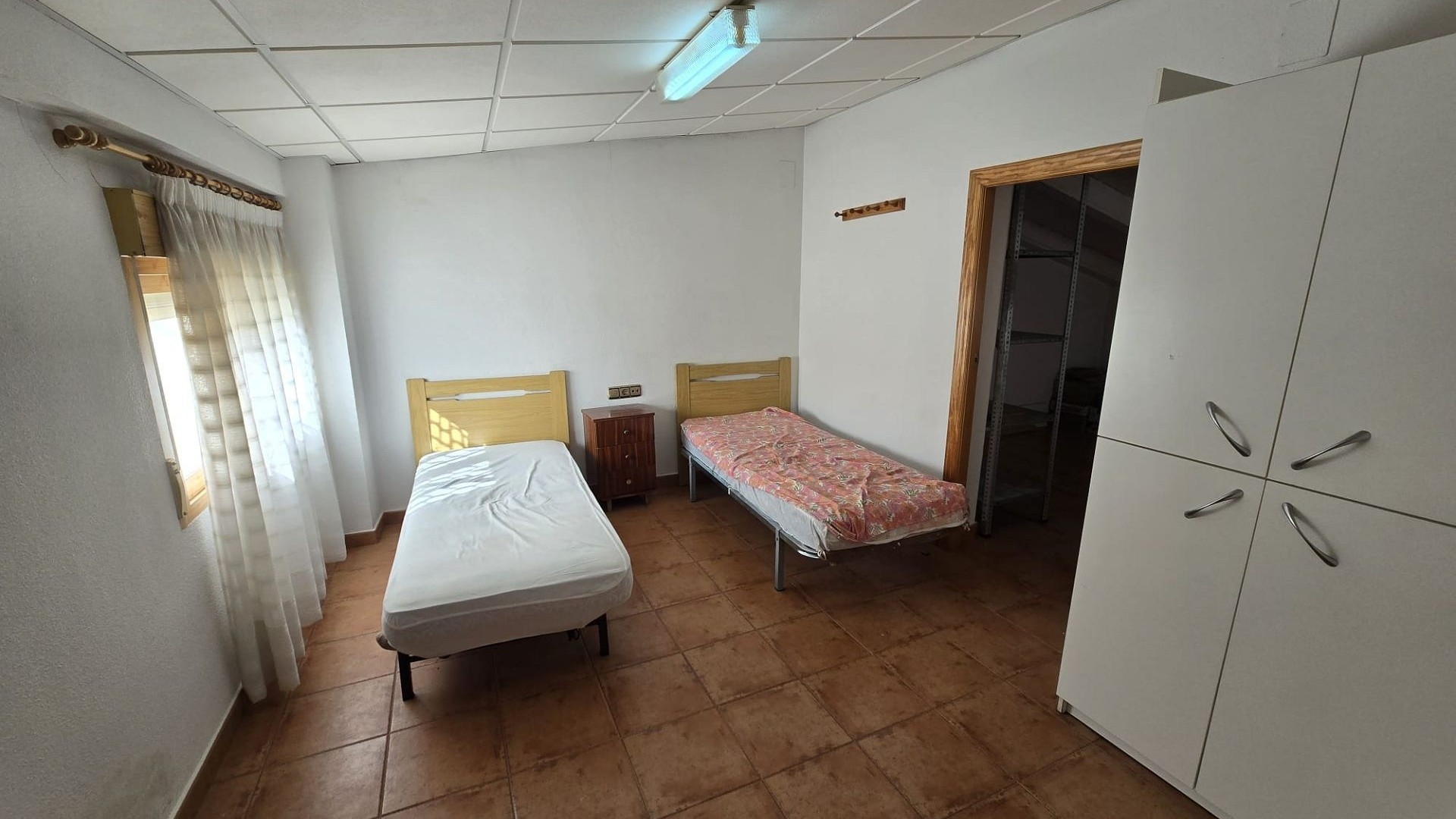 Videresalg - Byhus -
SAX