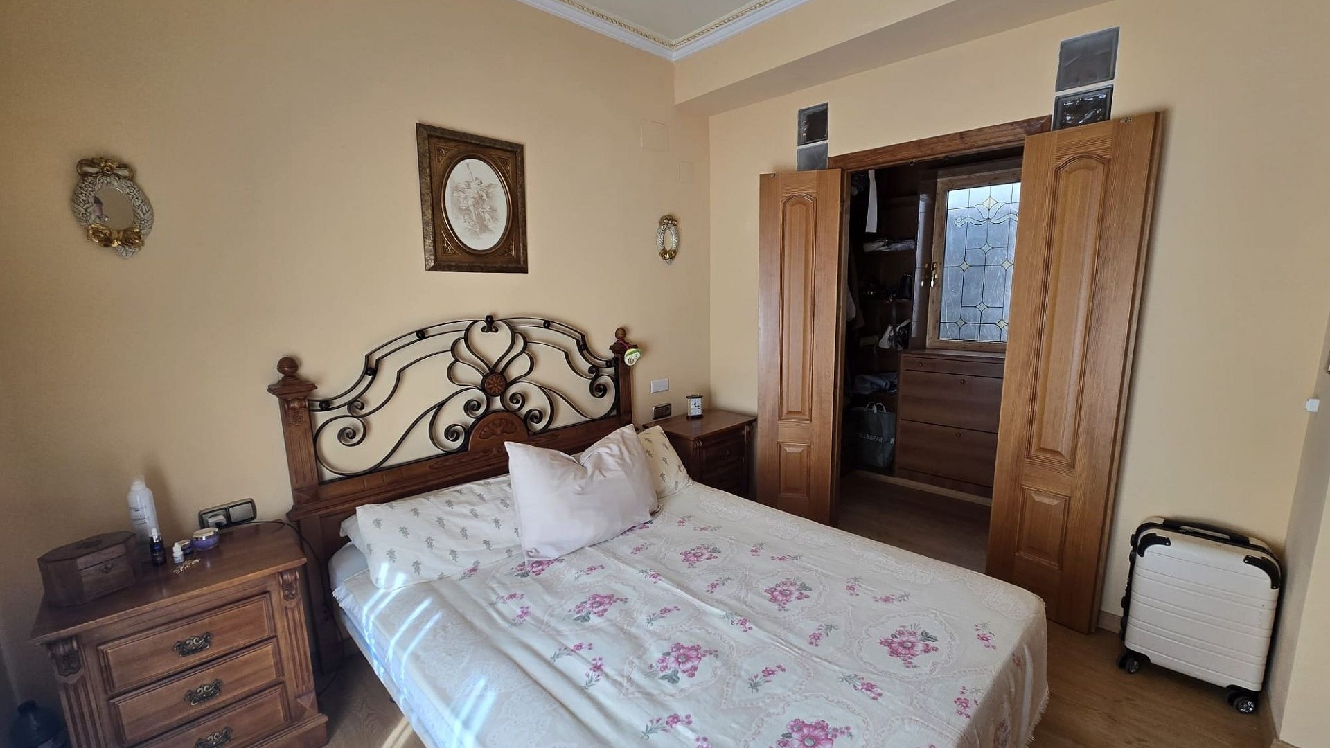 Videresalg - Byhus -
SAX