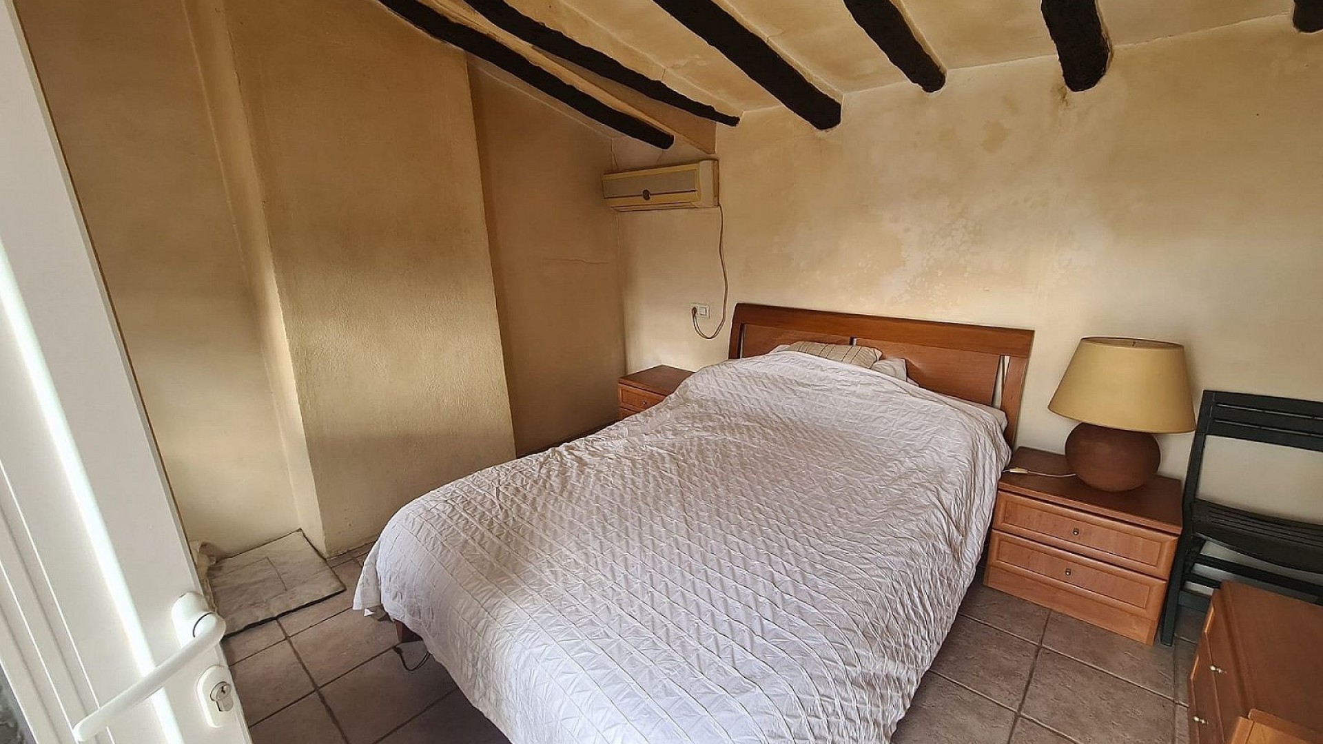 Videresalg - Byhus -
SAX