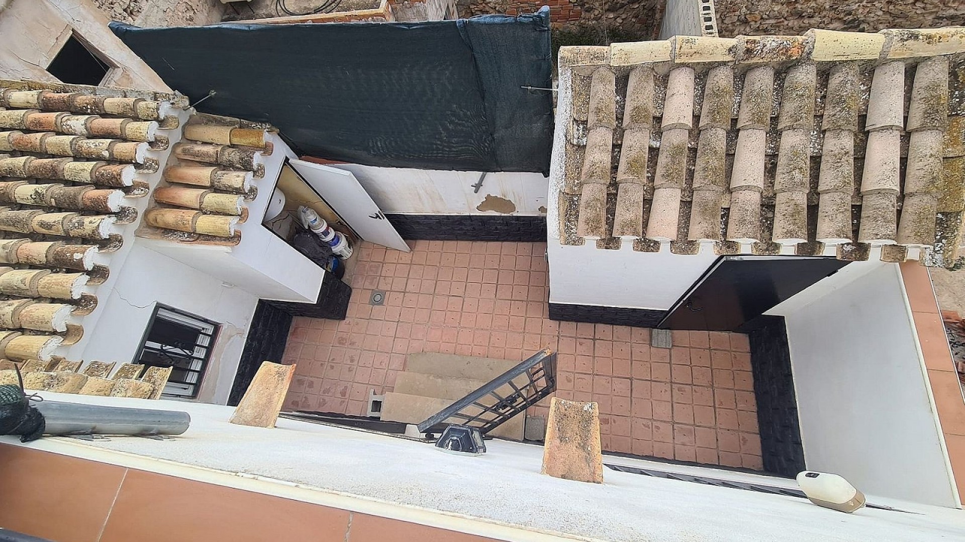 Videresalg - Byhus -
SAX