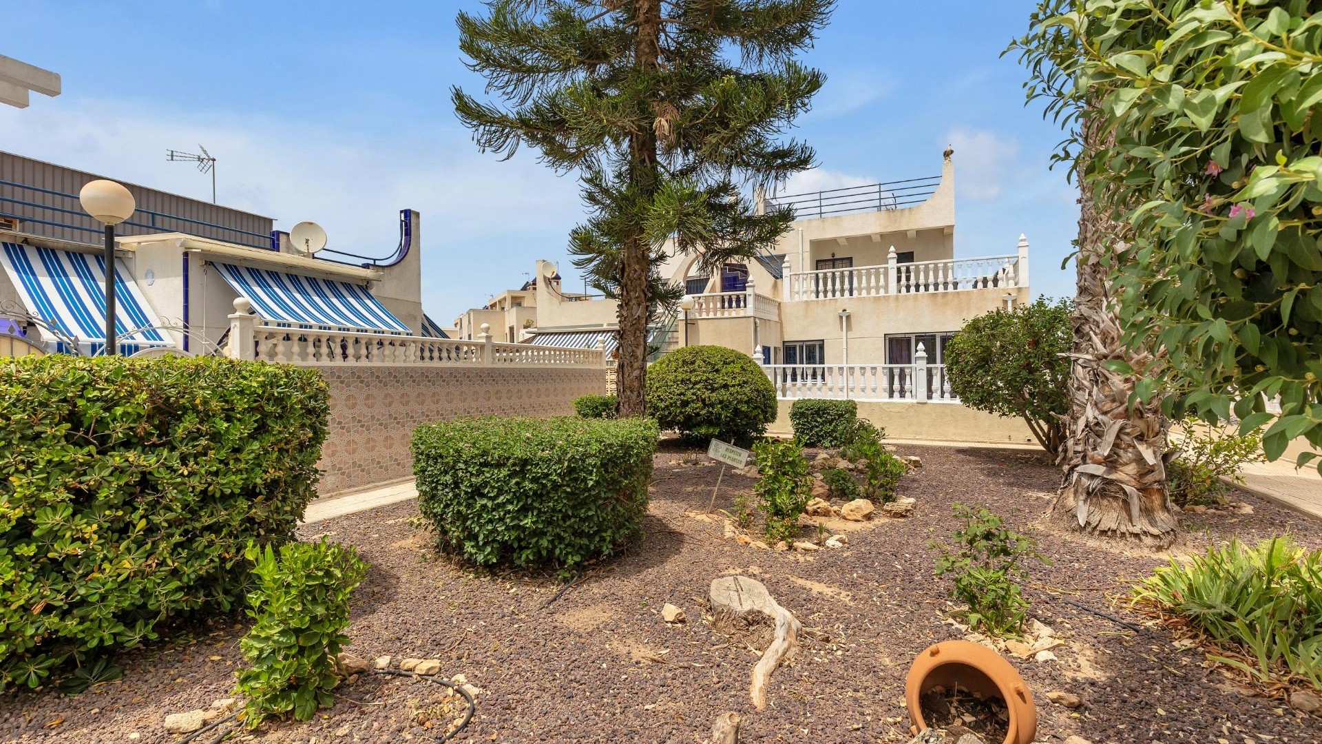 Videresalg - Byhus -
Torrevieja - Carrefour