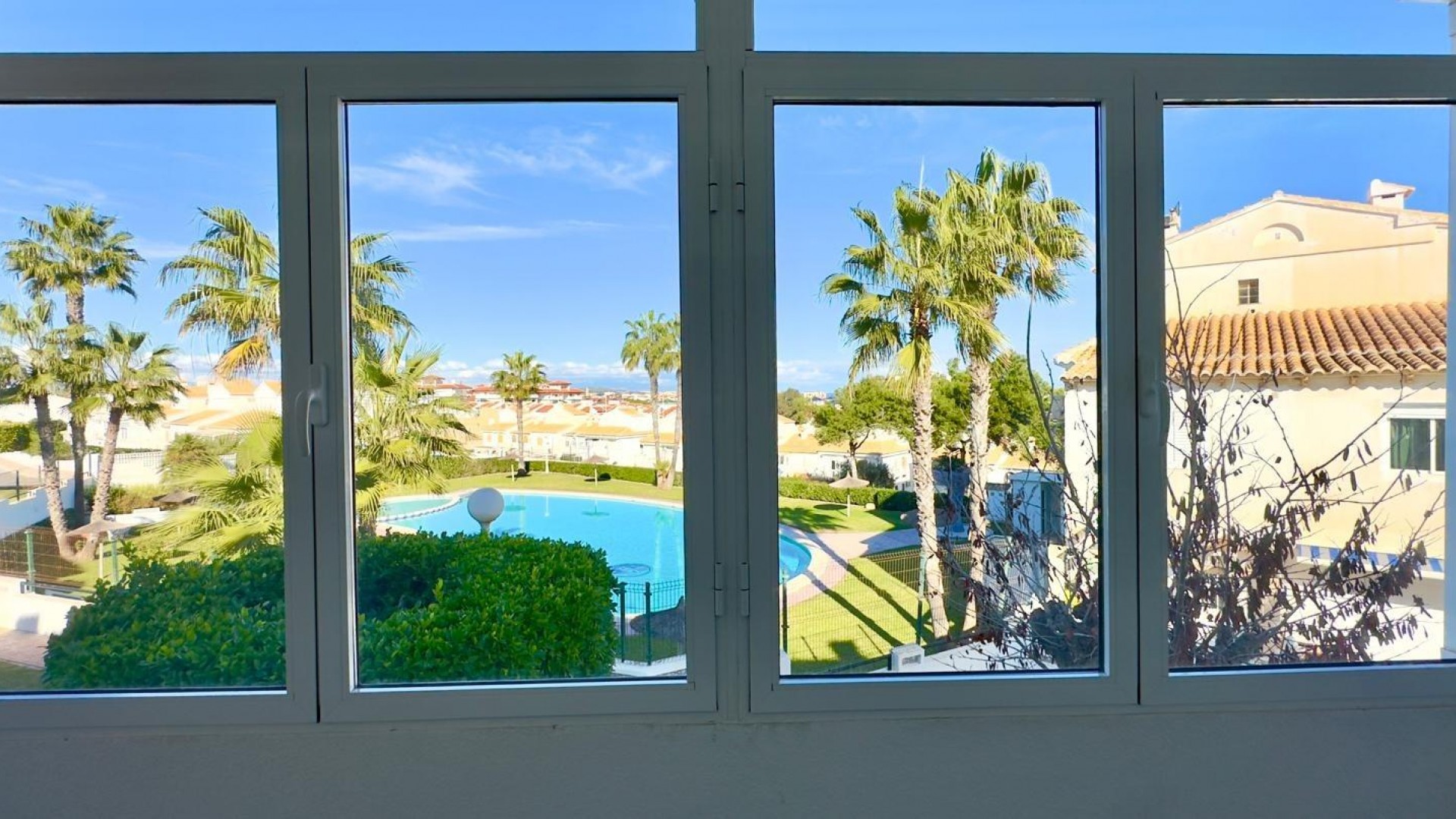 Videresalg - Byhus -
Torrevieja - La Mata