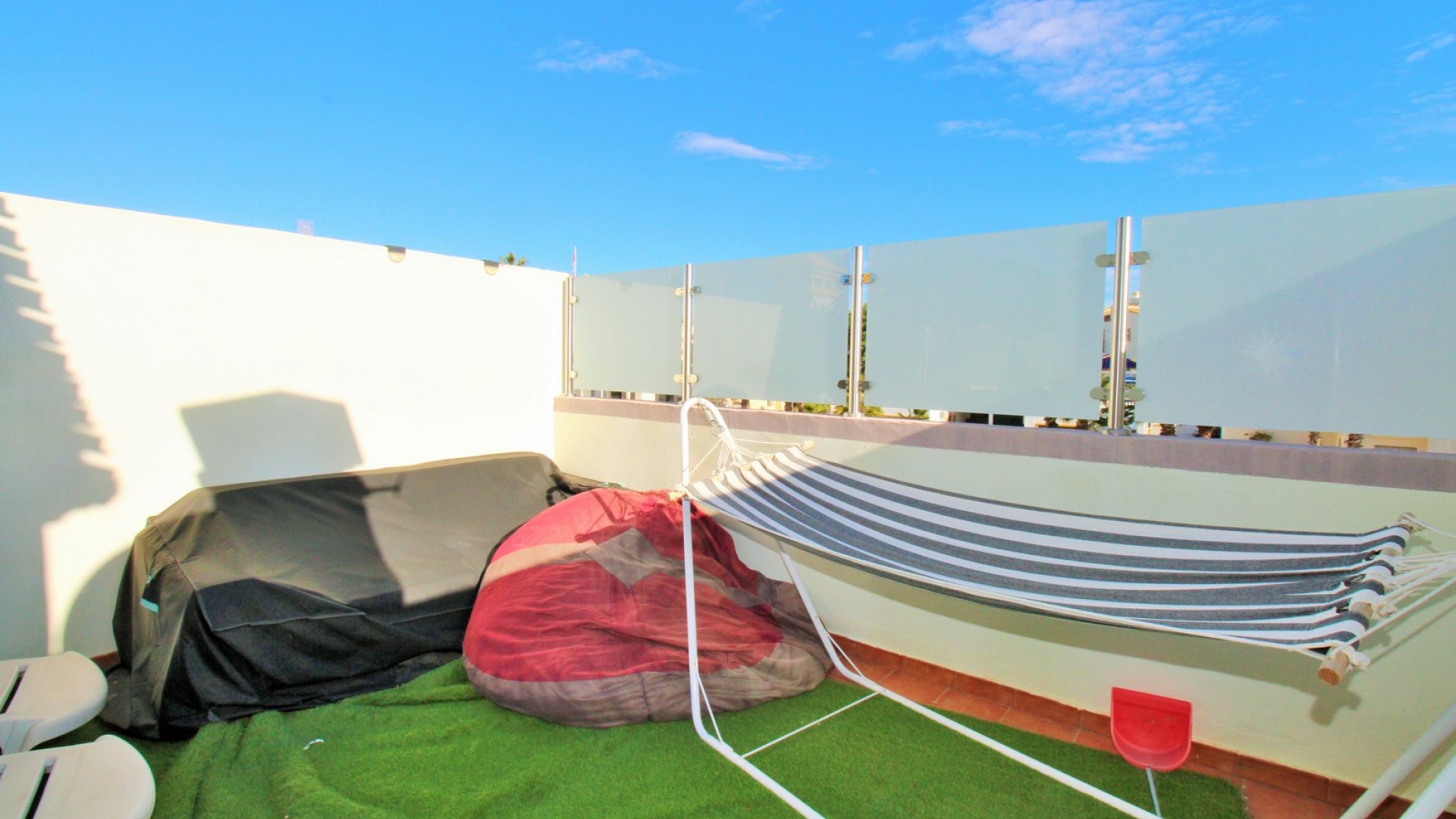 Videresalg - Byhus -
Villamartín - LOS DOLSES