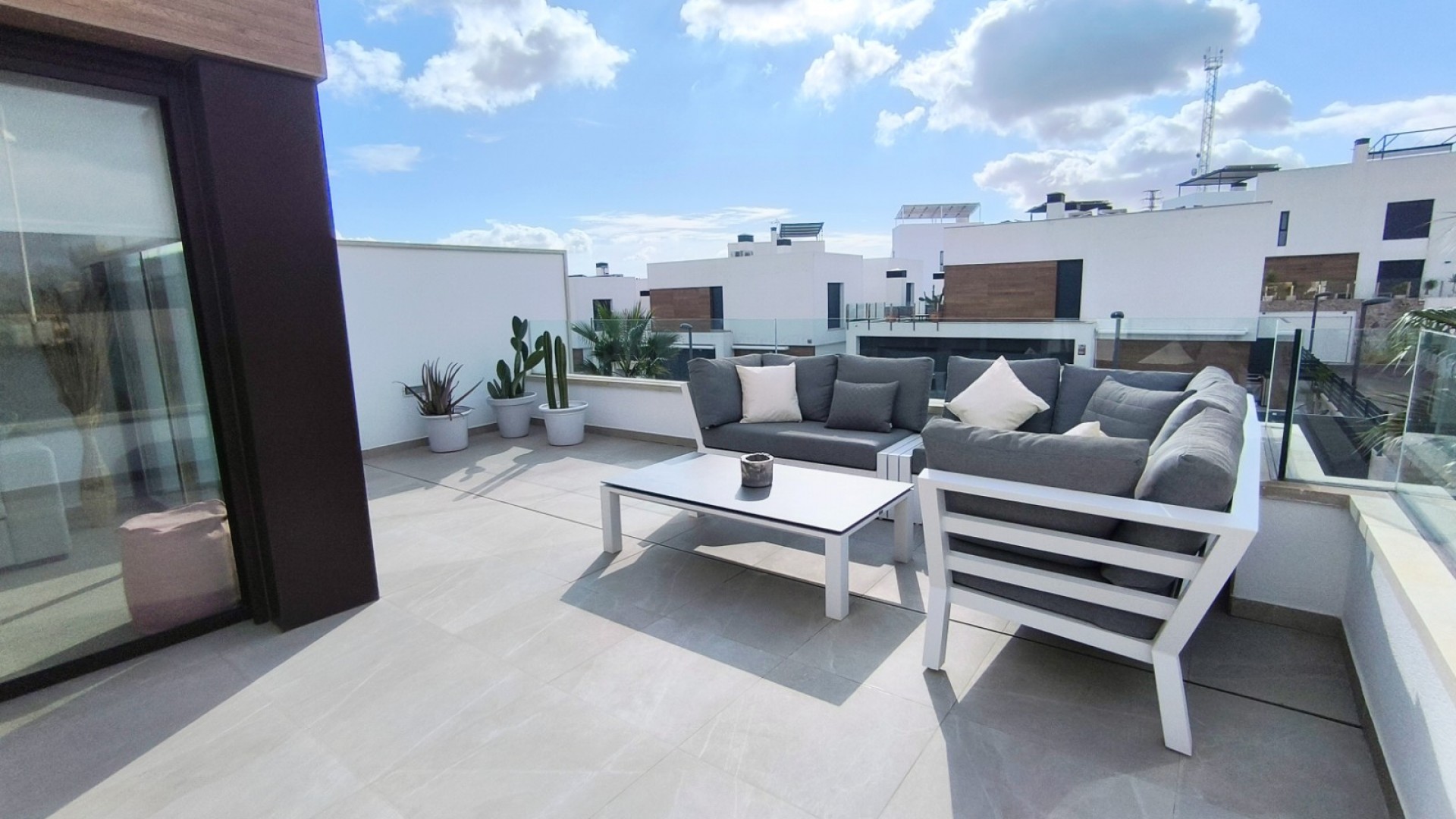 Videresalg - Dobbeltvilla -
Algorfa