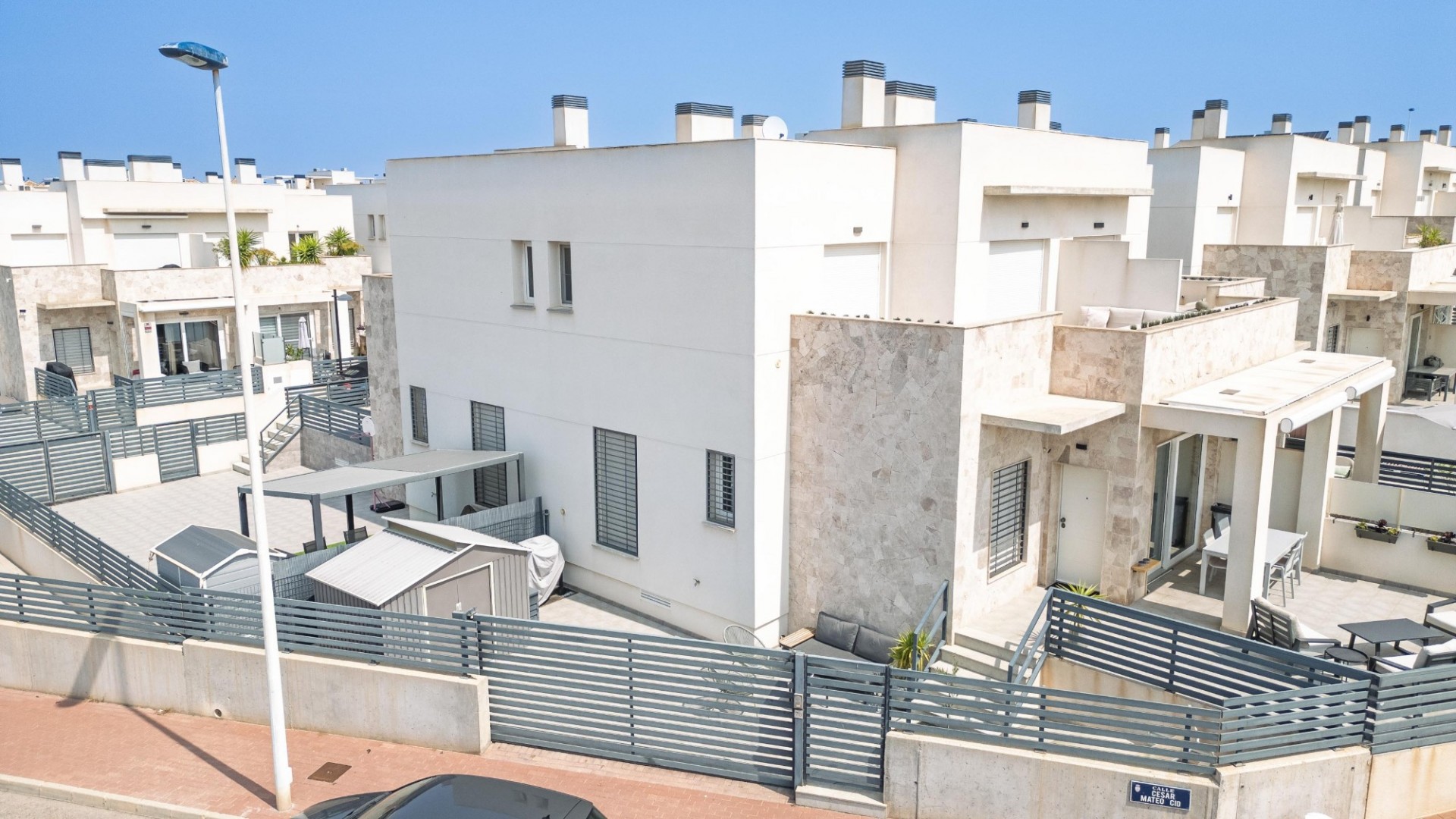 Videresalg - Dobbeltvilla -
Torrevieja - Aguas Nuevas