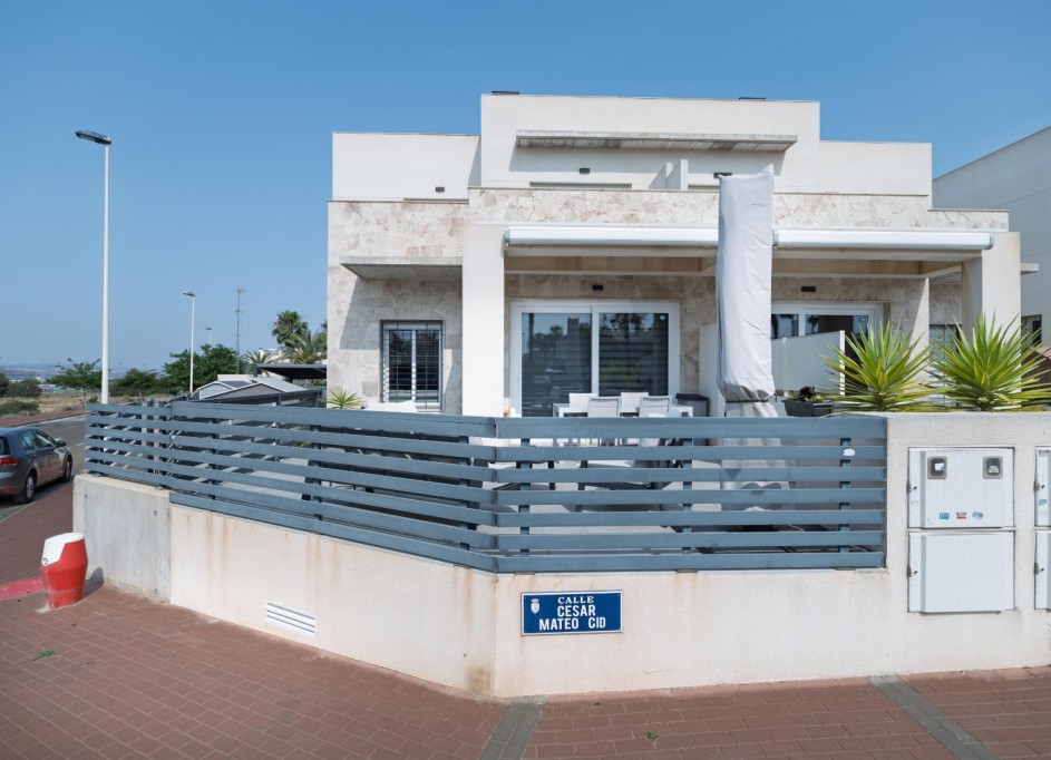 Videresalg - Dobbeltvilla -
Torrevieja - Aguas Nuevas