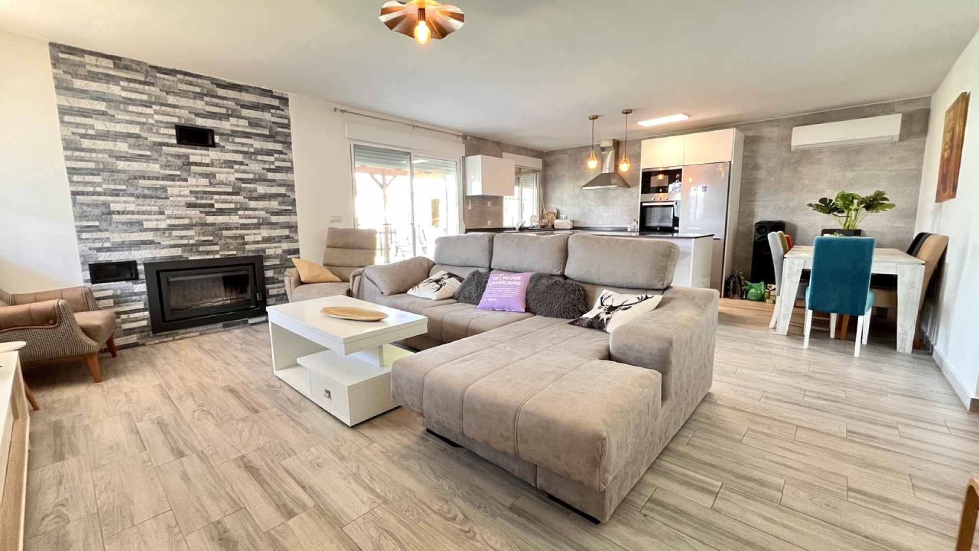 Videresalg - Finca landejendom -
Alcantarilla