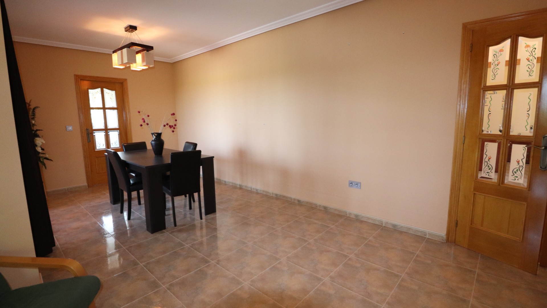 Videresalg - Finca landejendom -
Algorfa